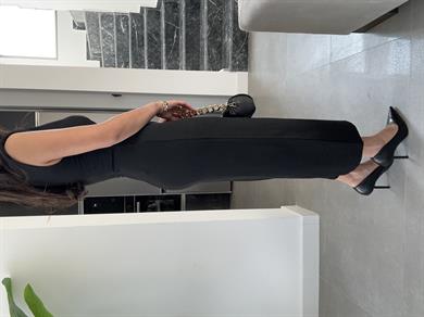 Vatkalı Yırtmaçlı Siyah Elbise