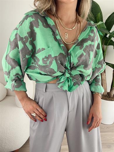 Yeşil Desenli Düşük Omuzlu Gömlek