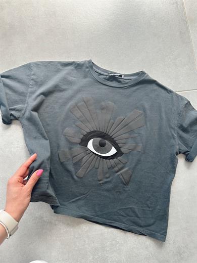 Yıkamalı Göz Baskılı Tişört
