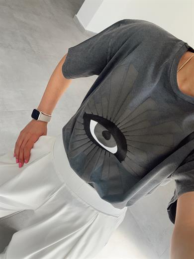 Yıkamalı Göz Baskılı Tişört