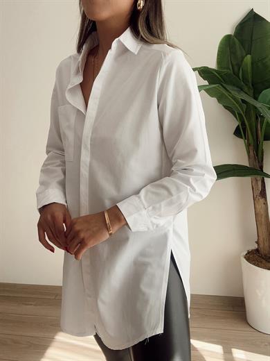 Yırtmaçlı Beyaz Basic Gömlek