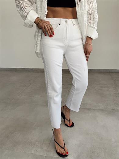 Zra Beyaz Boyfit Kesik Paça