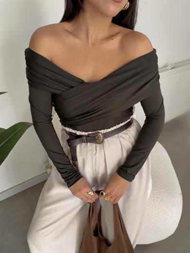 Zümrüt Yaka Detay Bodysuit