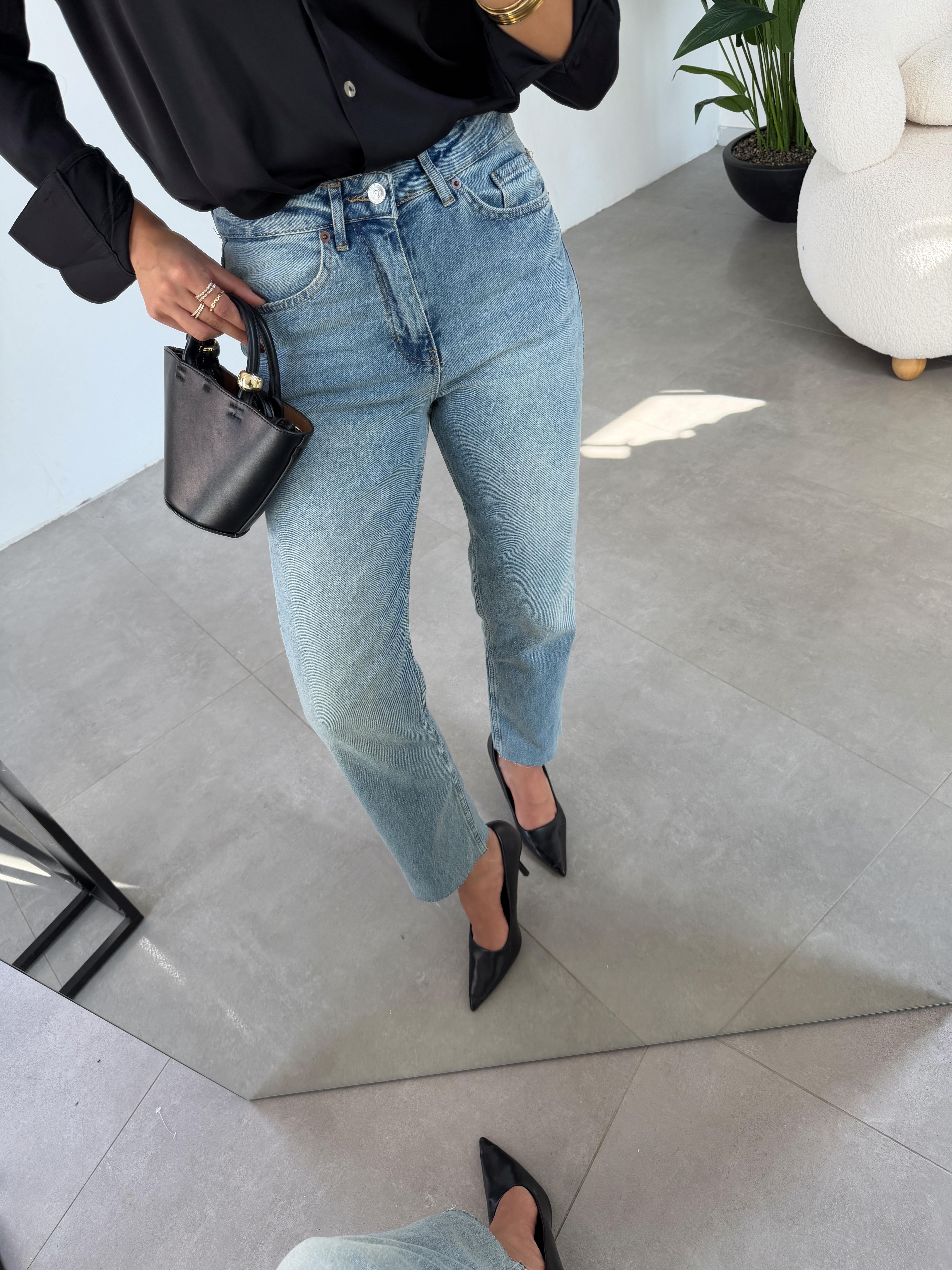 Açık Mavi Boyfit Kesik Paça Jean