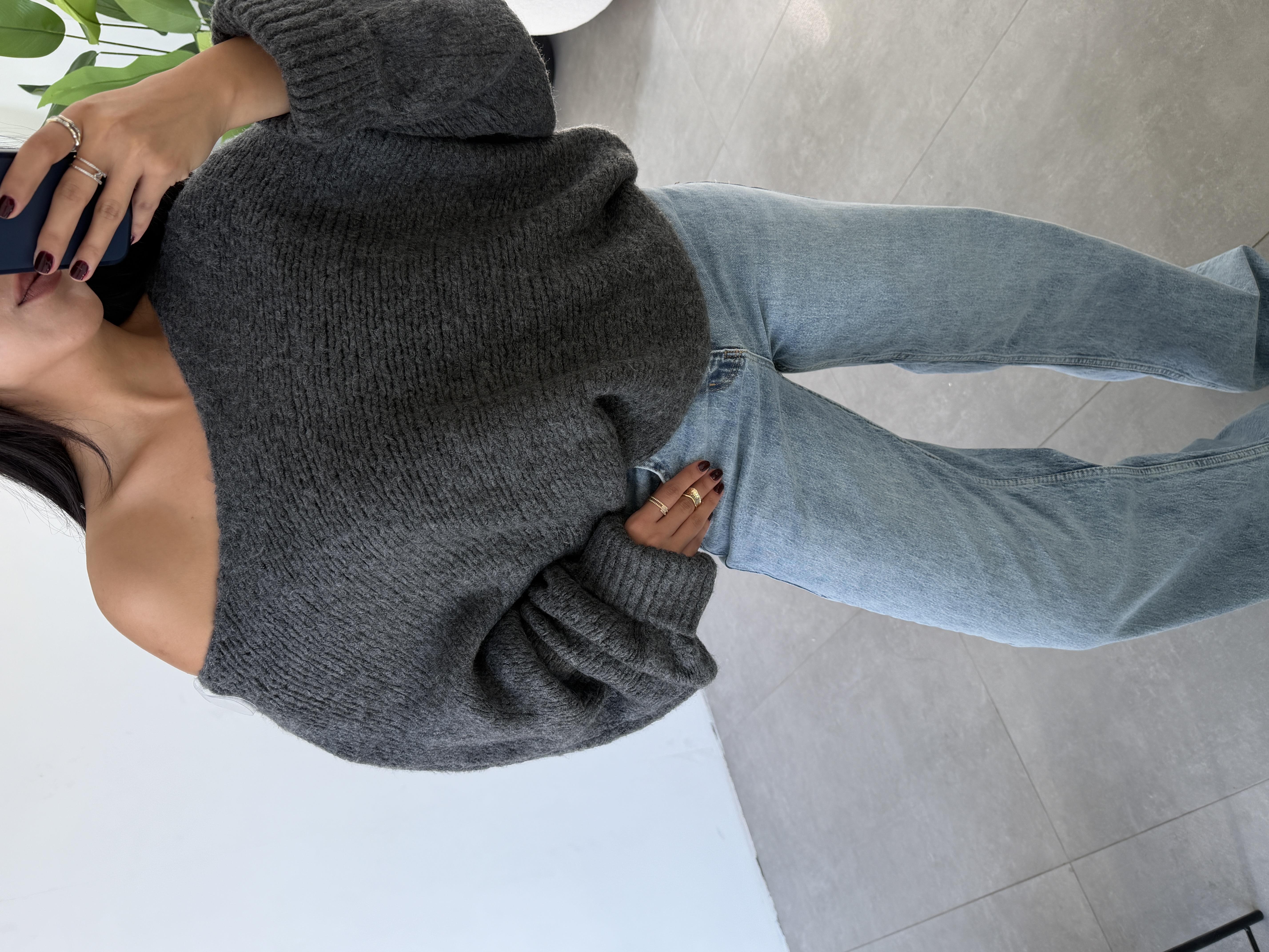 Antrasit Kolları Katlamalı Triko Kazak