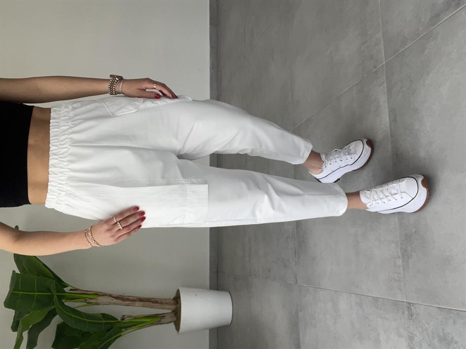 Beyaz Cepli Eşofman