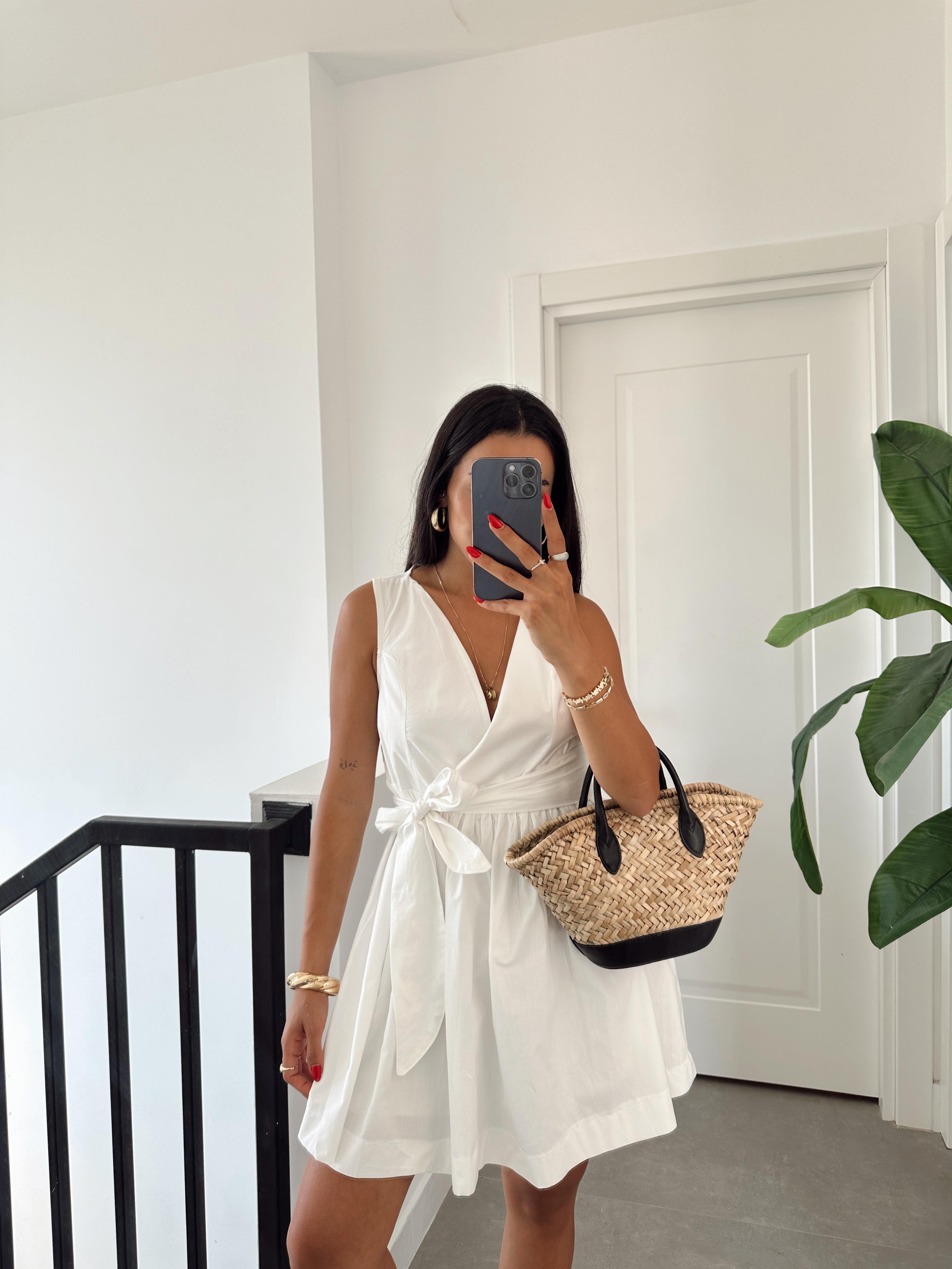 Beyaz Kruvaze Yaka Elbise