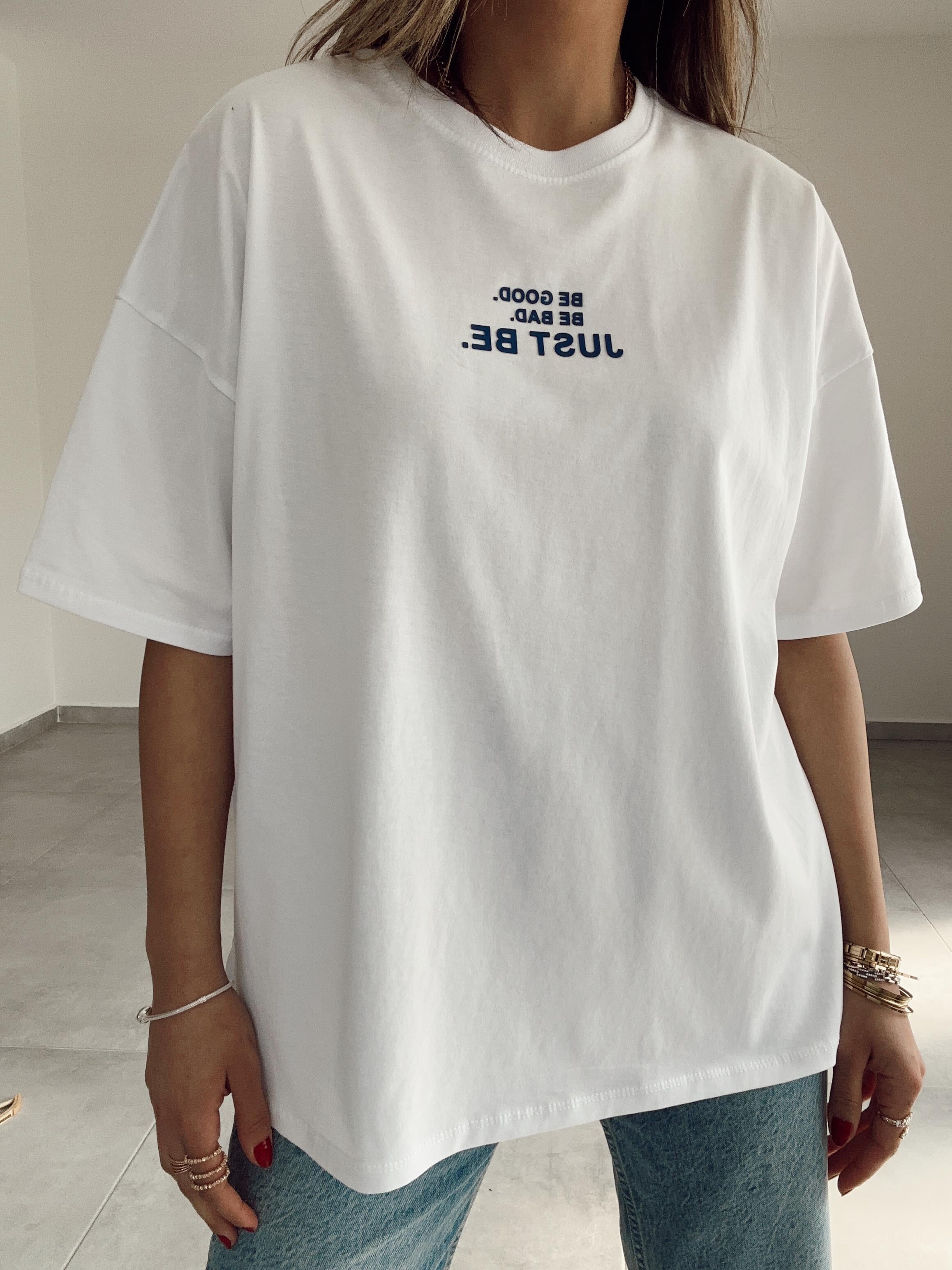 Beyaz Mavi Kabartma Baskı Tshir