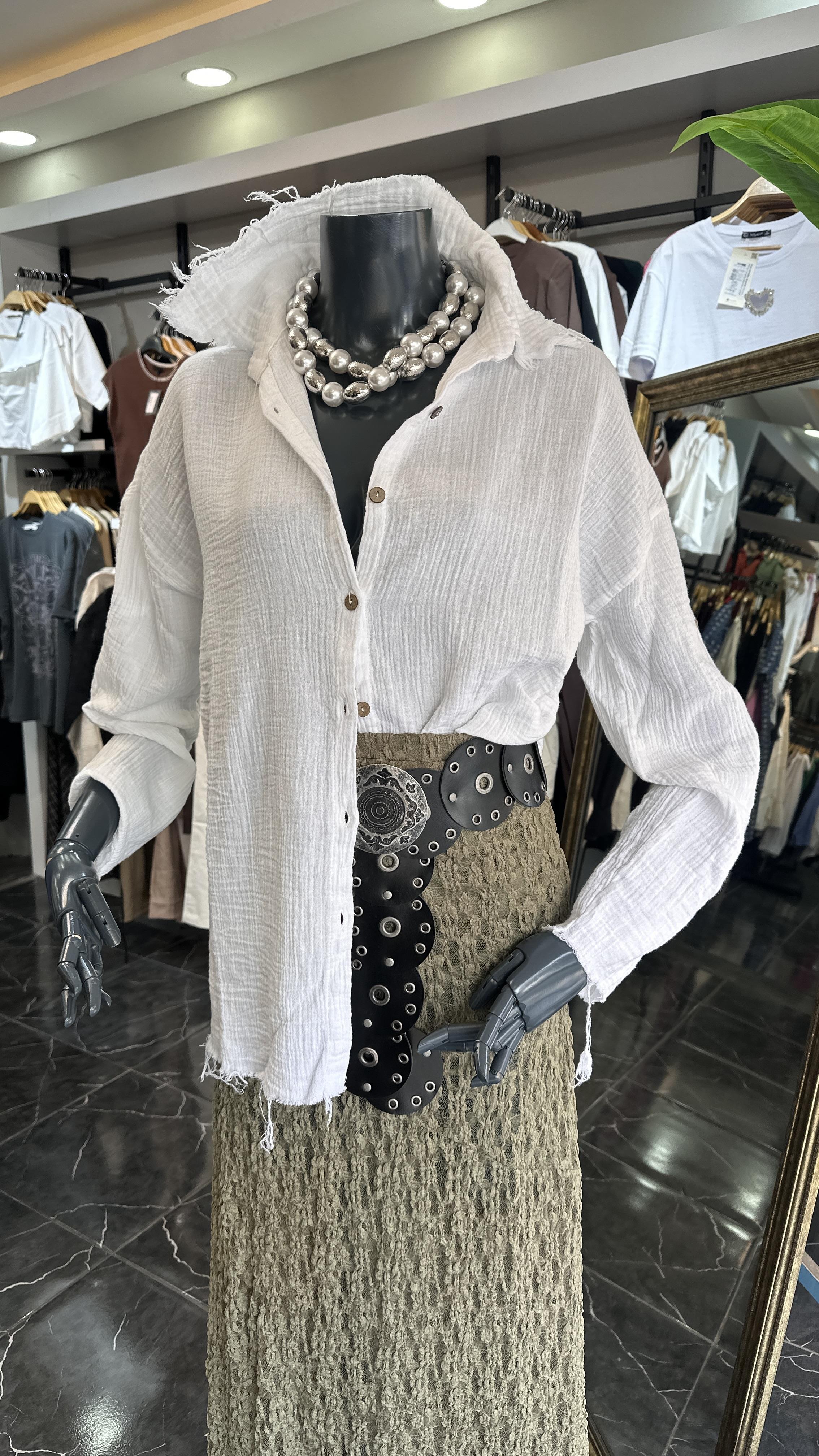 Beyaz Pis Dikiş Müslin Gömlek