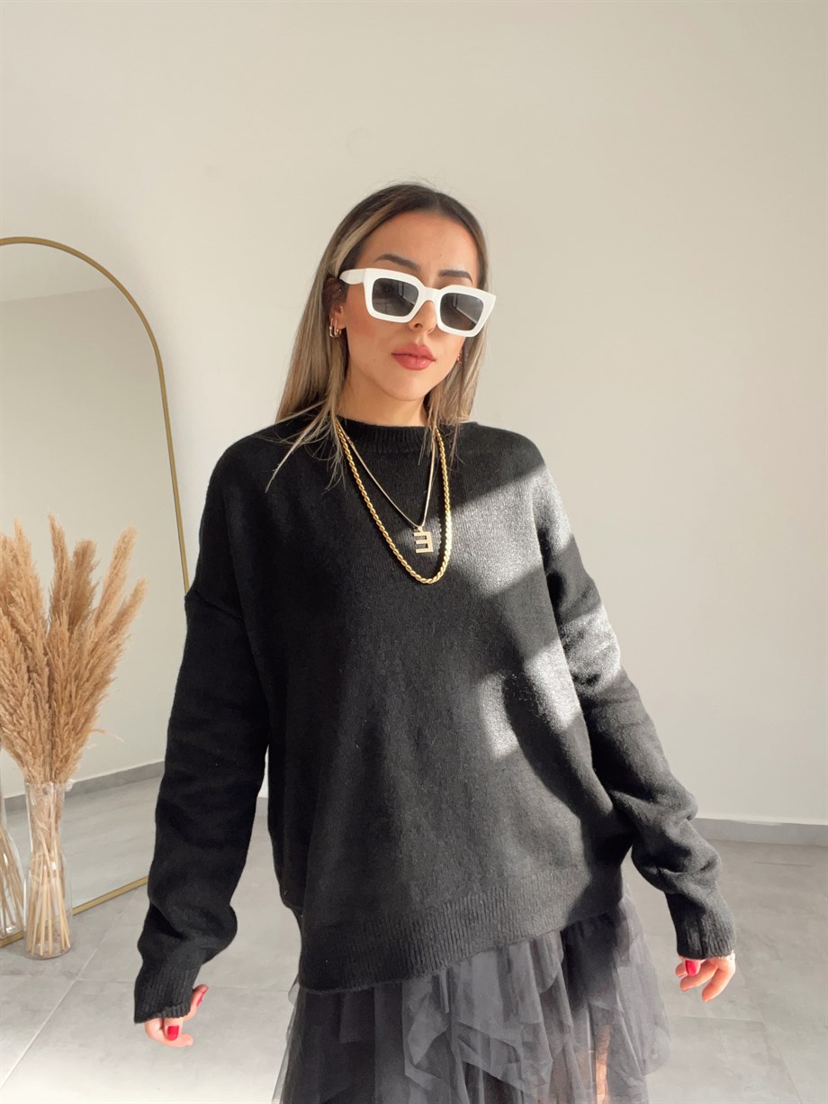 Bisiklet Yaka Salaş Siyah Kazak