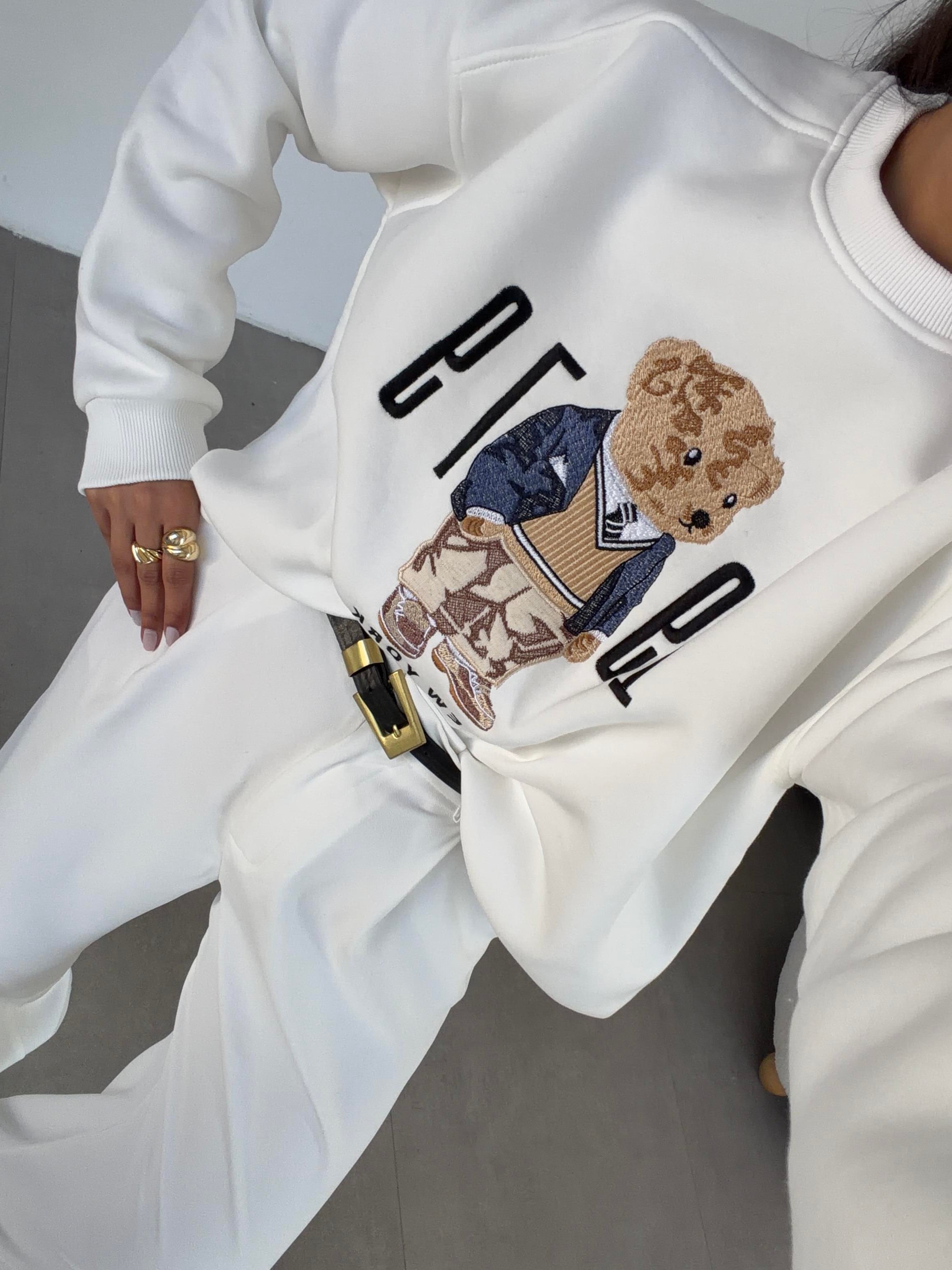 Ekru Ayıcık Desenli Sweatshirt