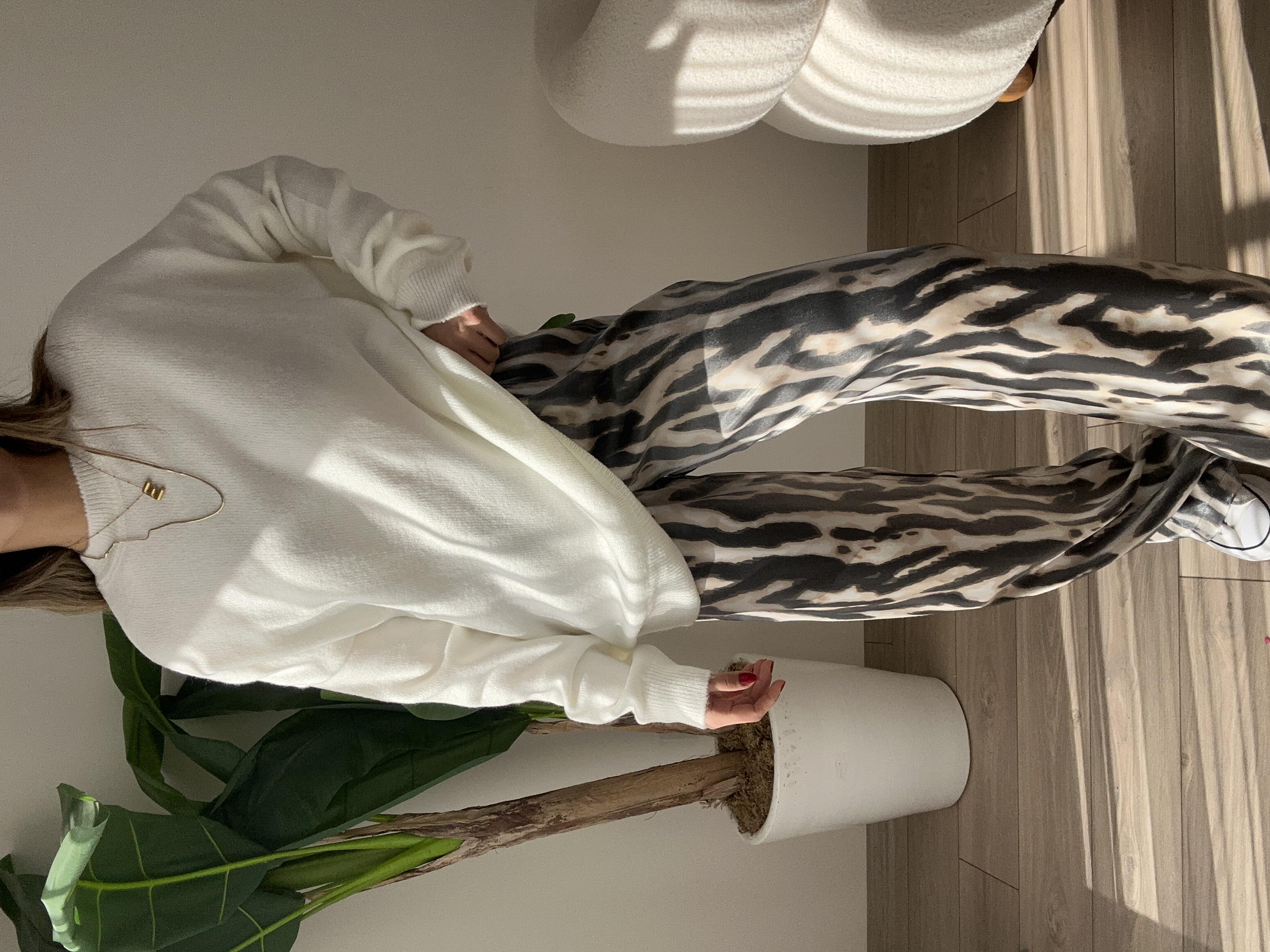 Ekru Bisiklet Yaka Triko Kazak