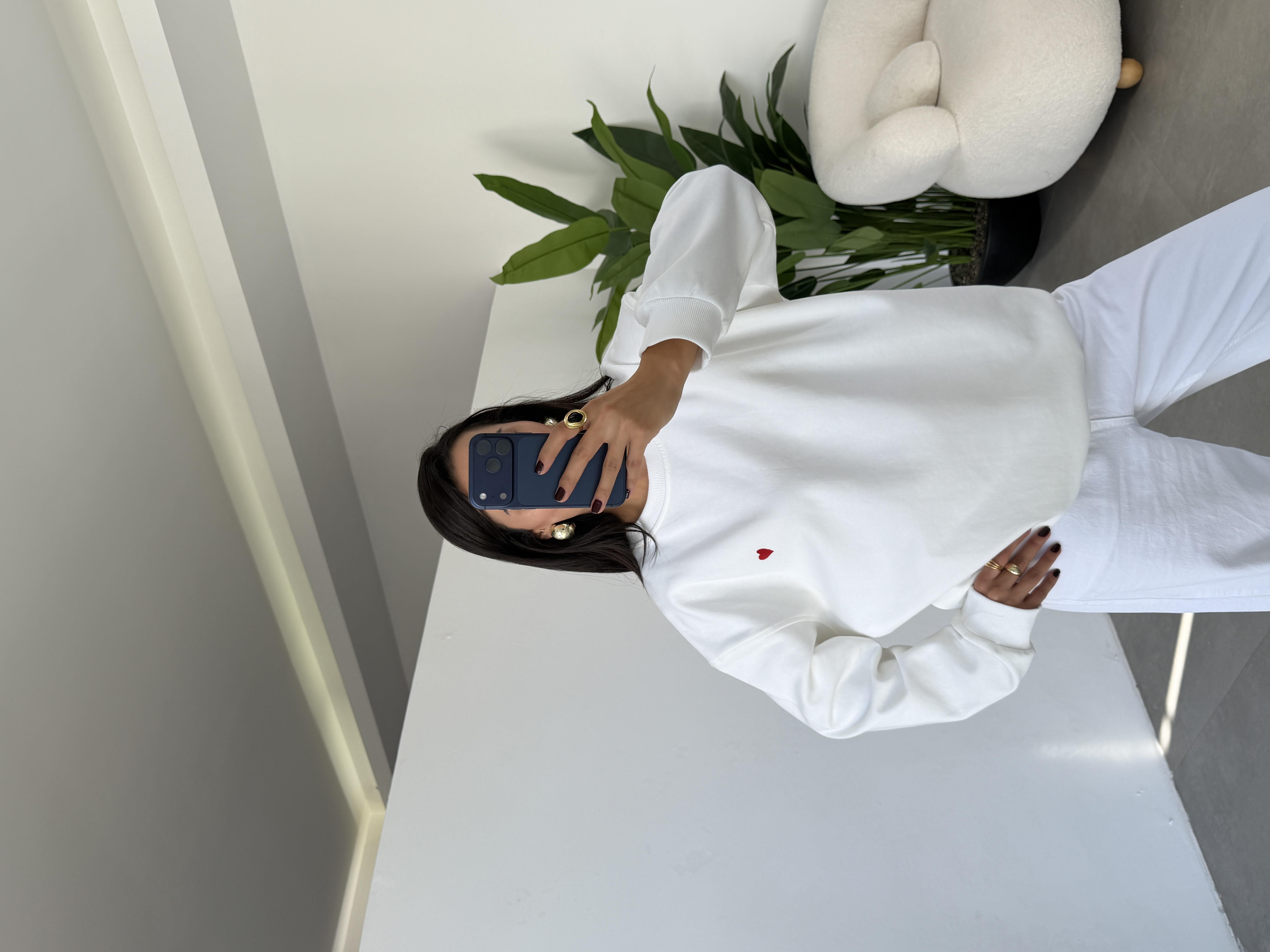 Ekru Kalp Nakışlı Sweatshirt