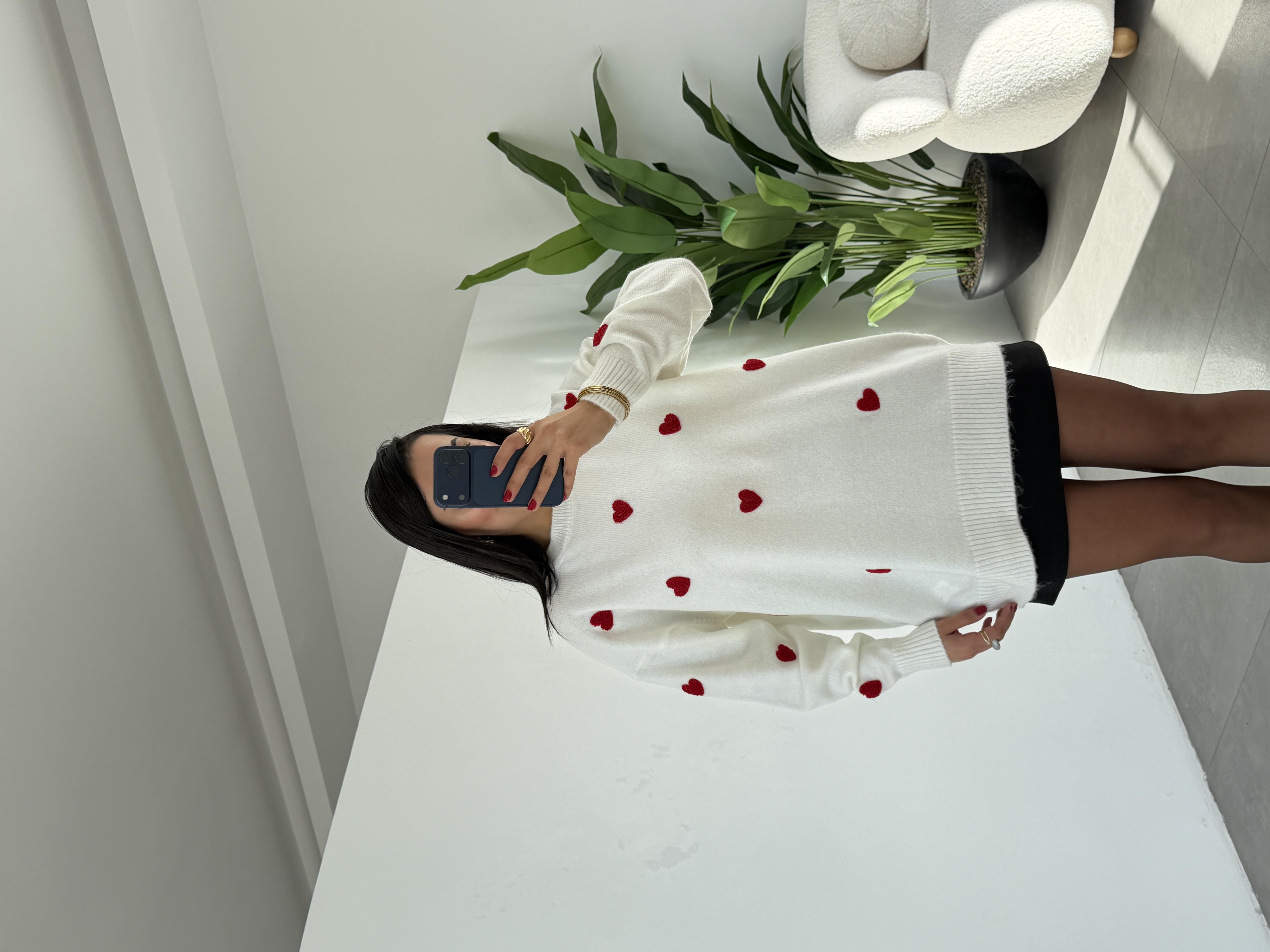 Ekru Kalp Nakışlı Triko Kazak