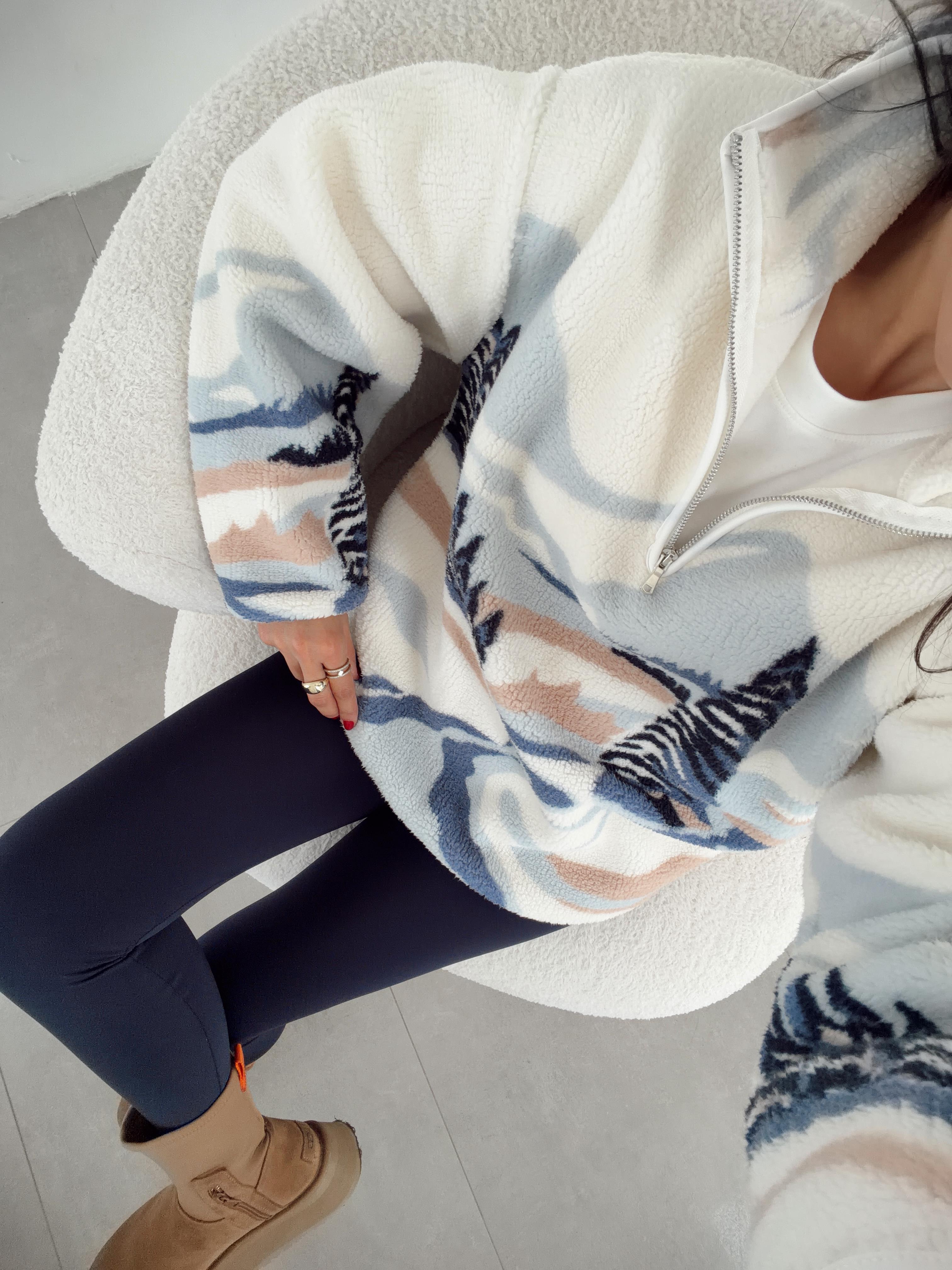 Ekru-Mavi Desenli Polar Sweatshirt