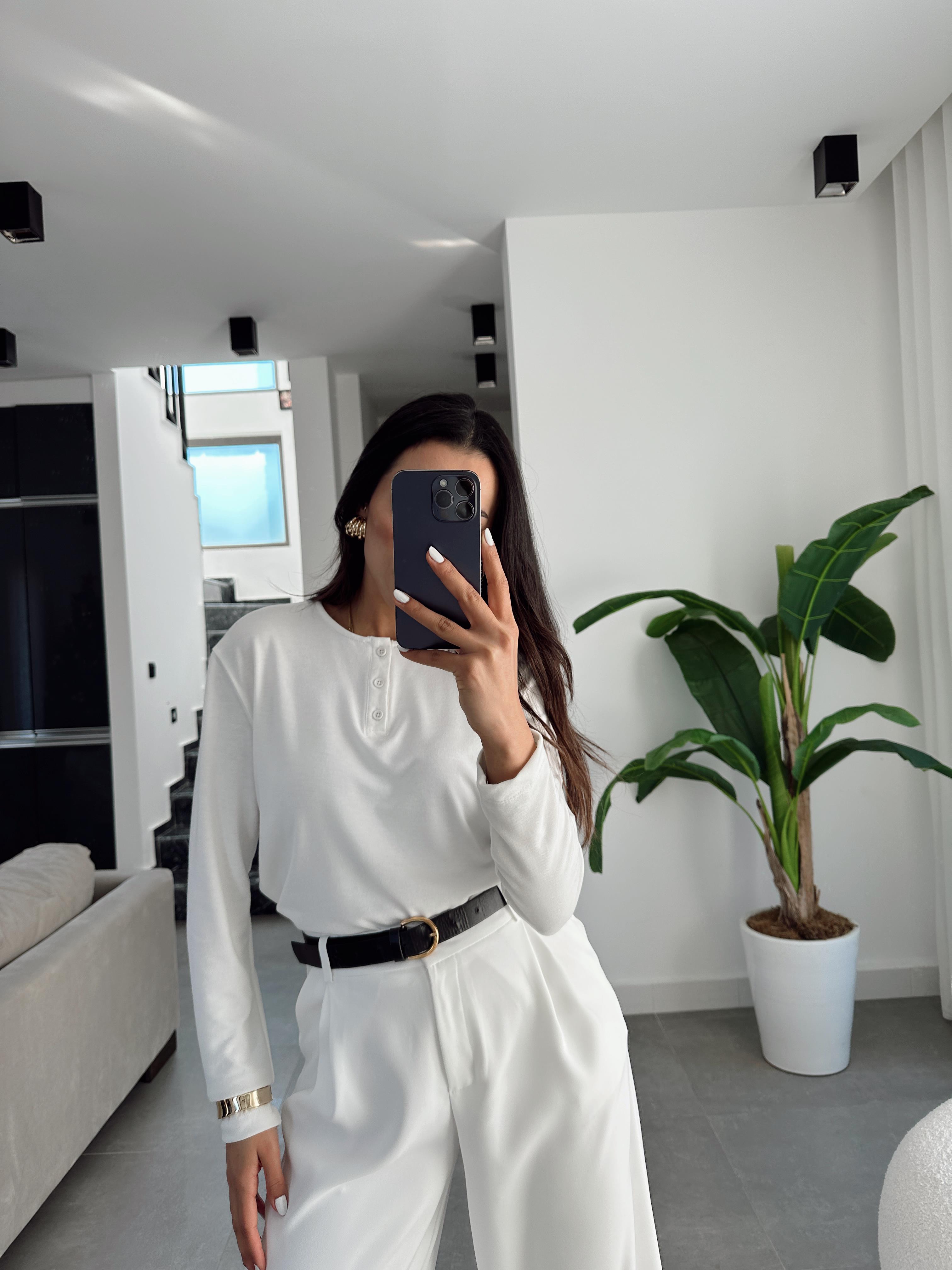 Ekru Önden Düğmeli Likralı Bluz