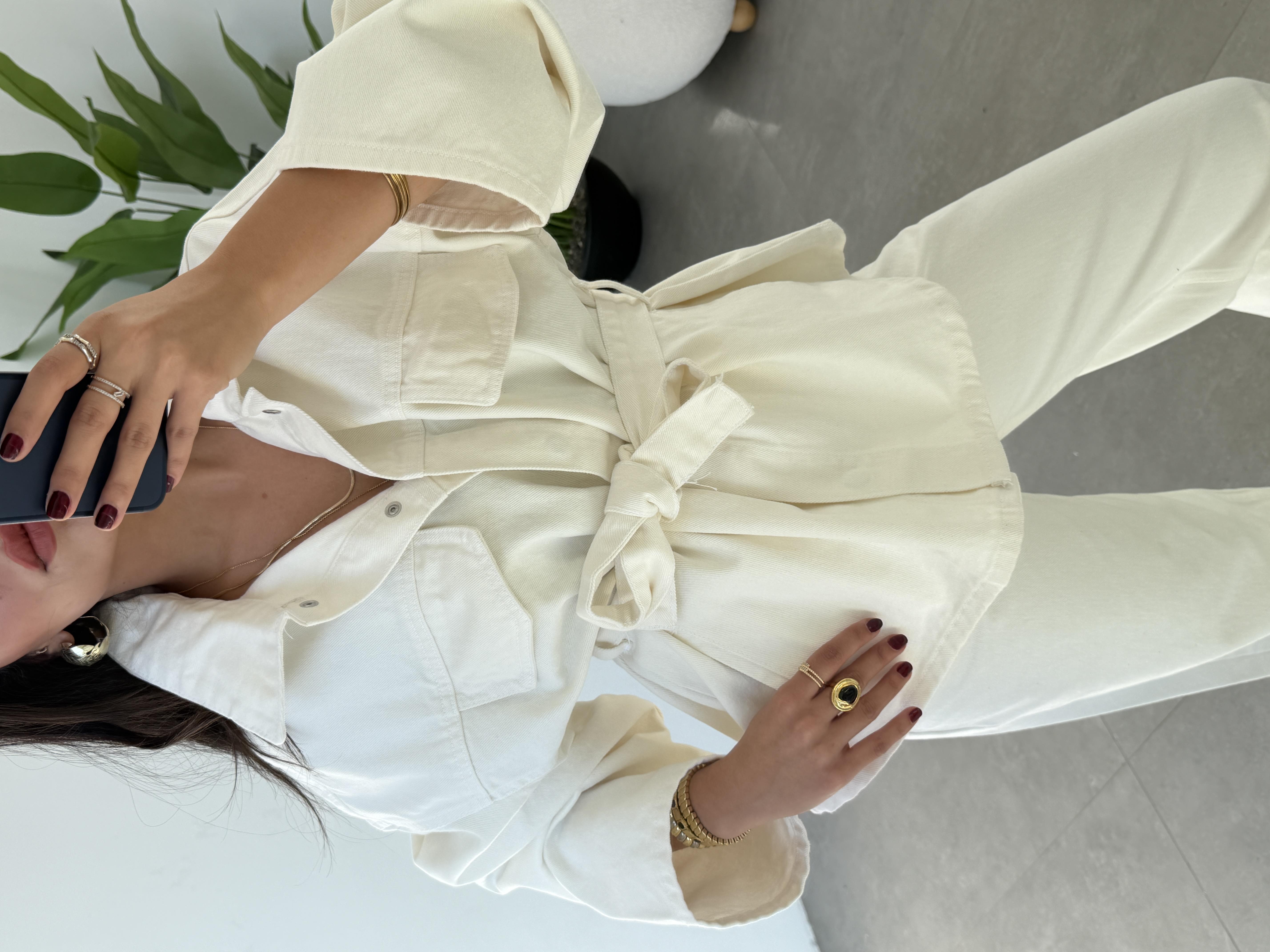 Ekru Patlı Yaka Denim Ceket