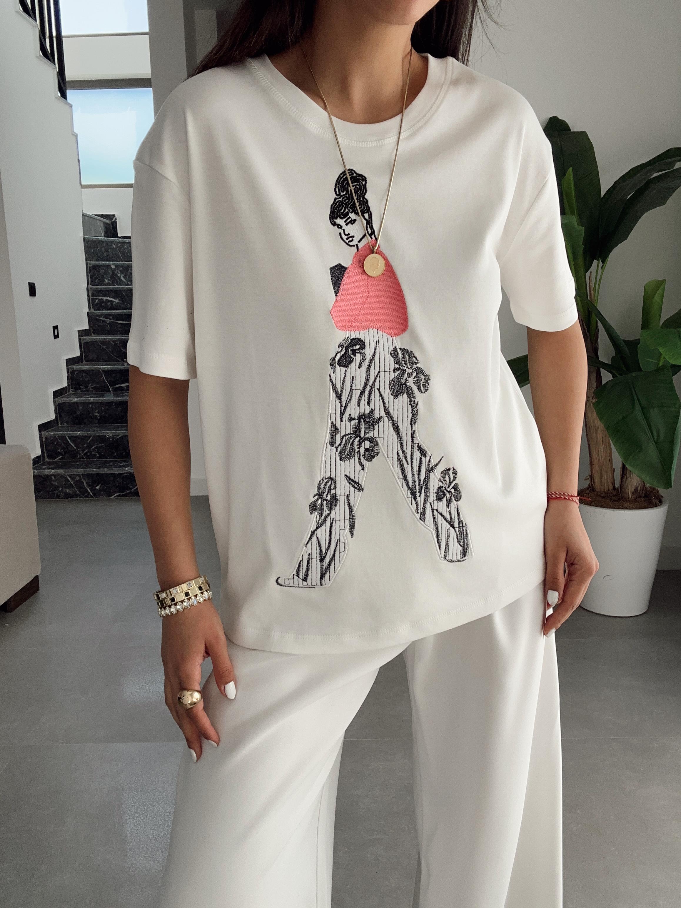 Ekru Pembe Kadın Nakış Detaylı Tshirt