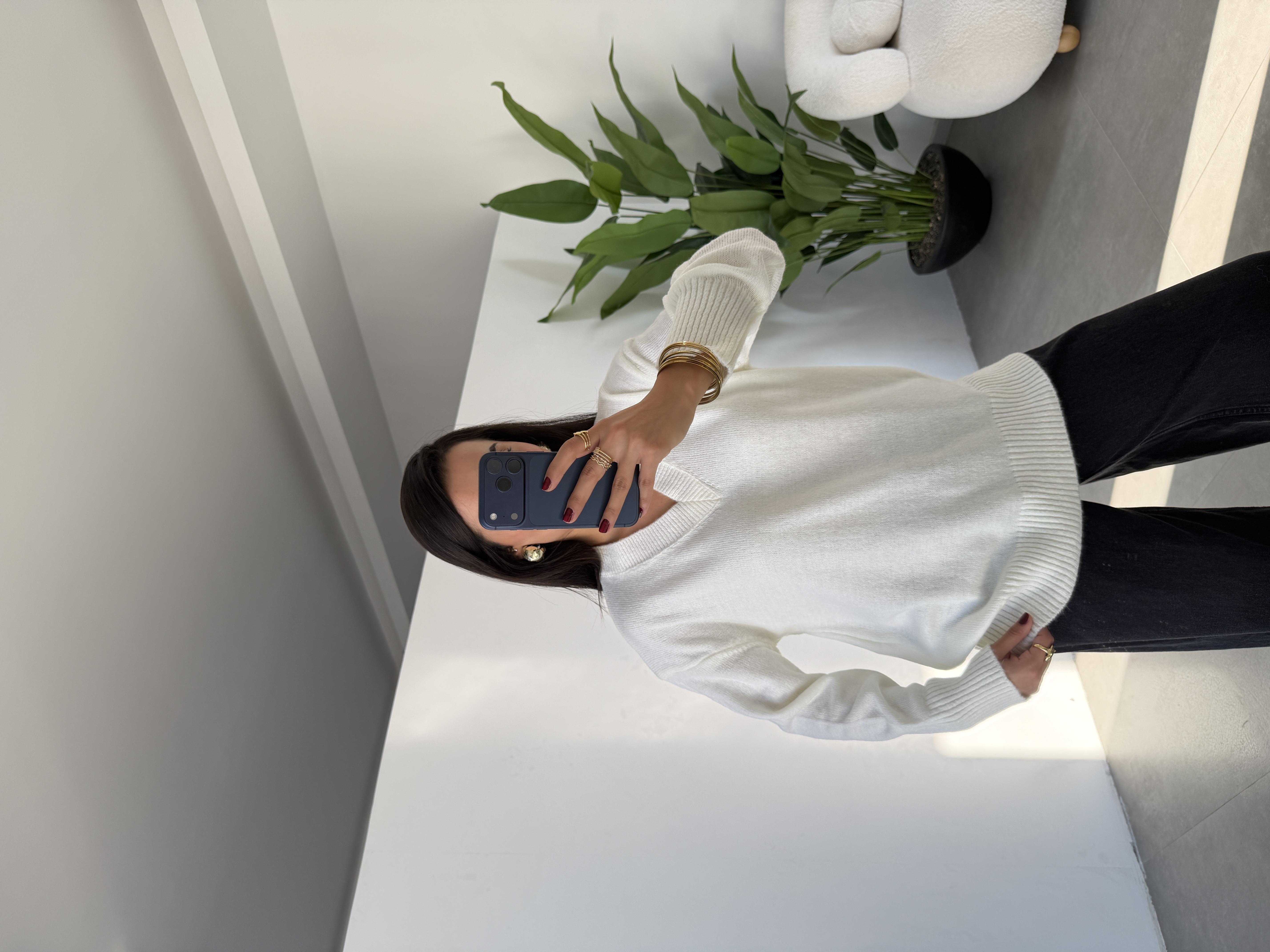 Ekru V Yaka Oversize Triko Kazak