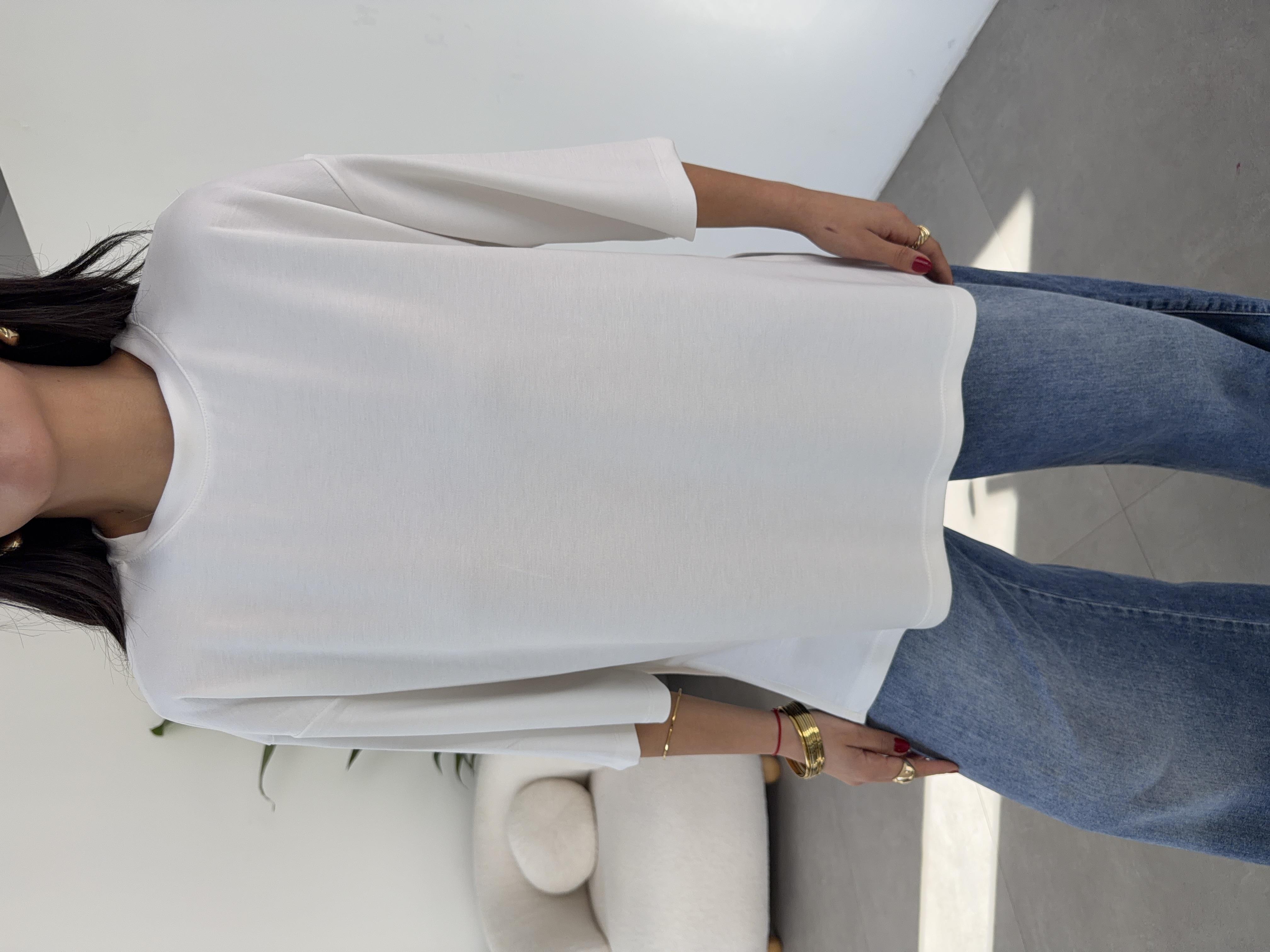 Ekru Yanları Yırtmaçlı Tişört