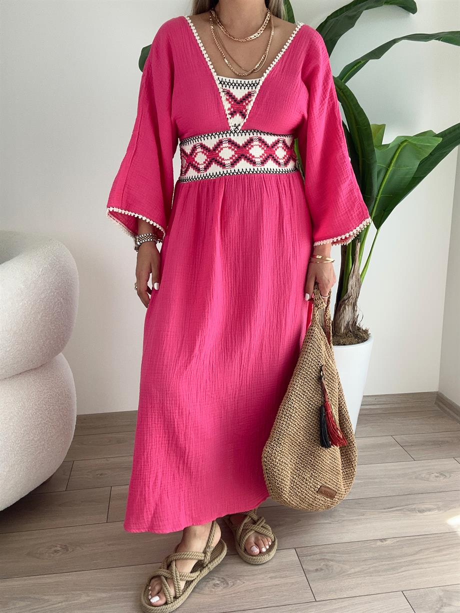 Fuşya Nakışlı V Yaka Elbise