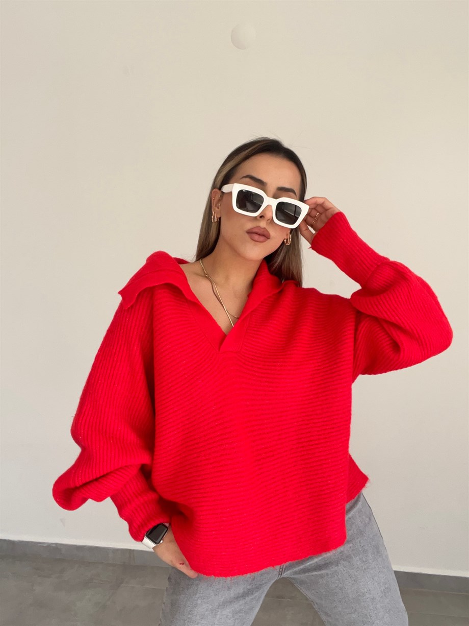 Geniş Yaka Kırmızı Triko Kazak