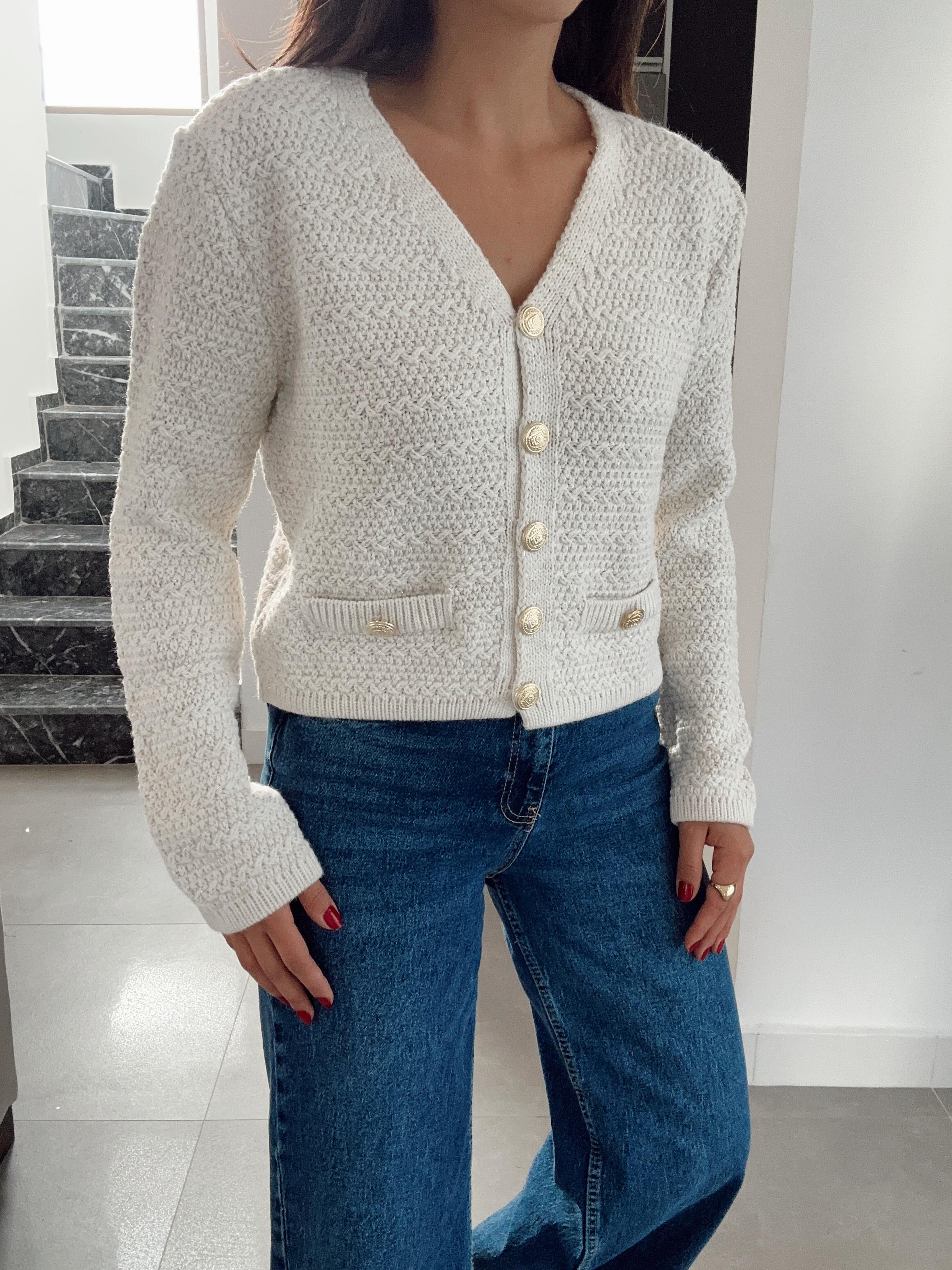 Gold Düğmeli Ekru Triko Hırka