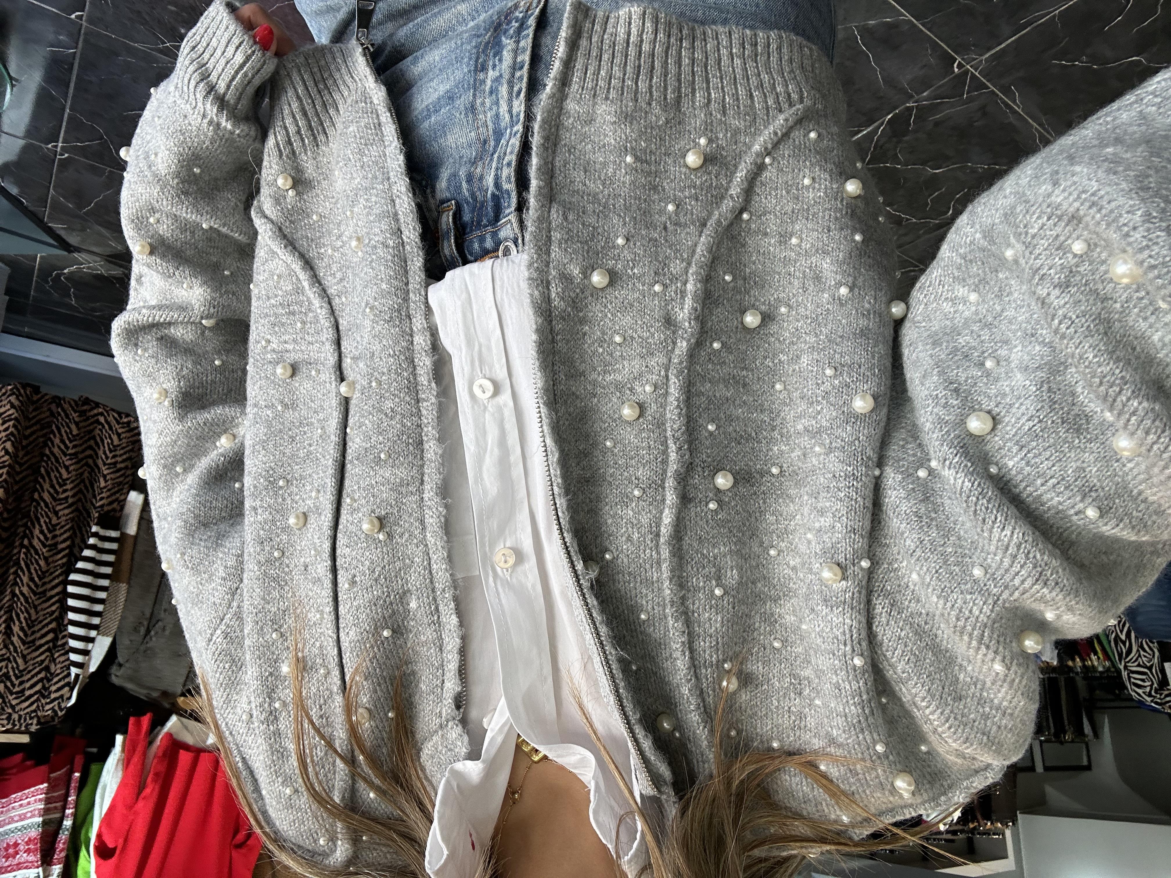 Gri İncili Triko Hırka