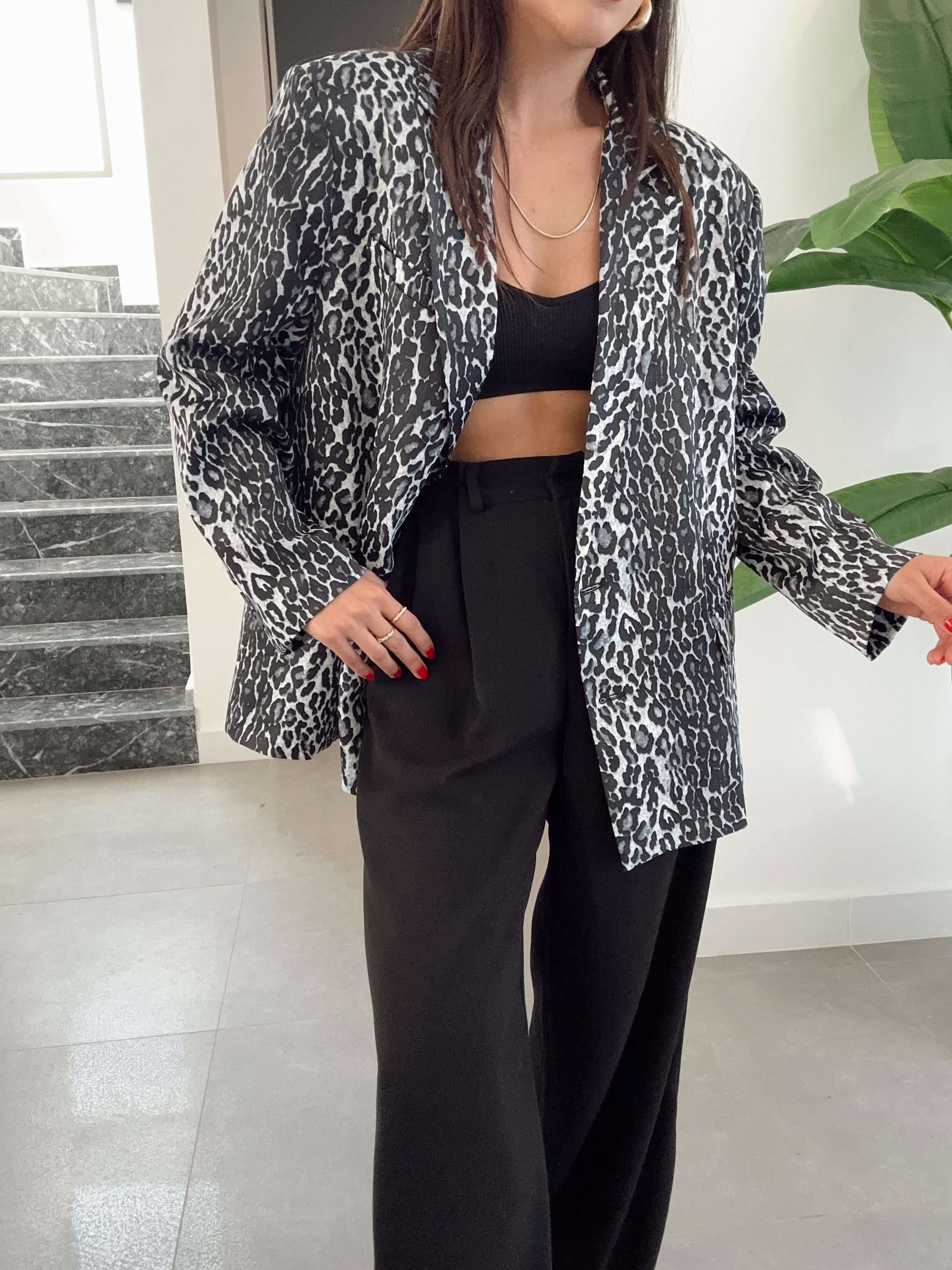 Gri Leopar Desenli Saten Blazer