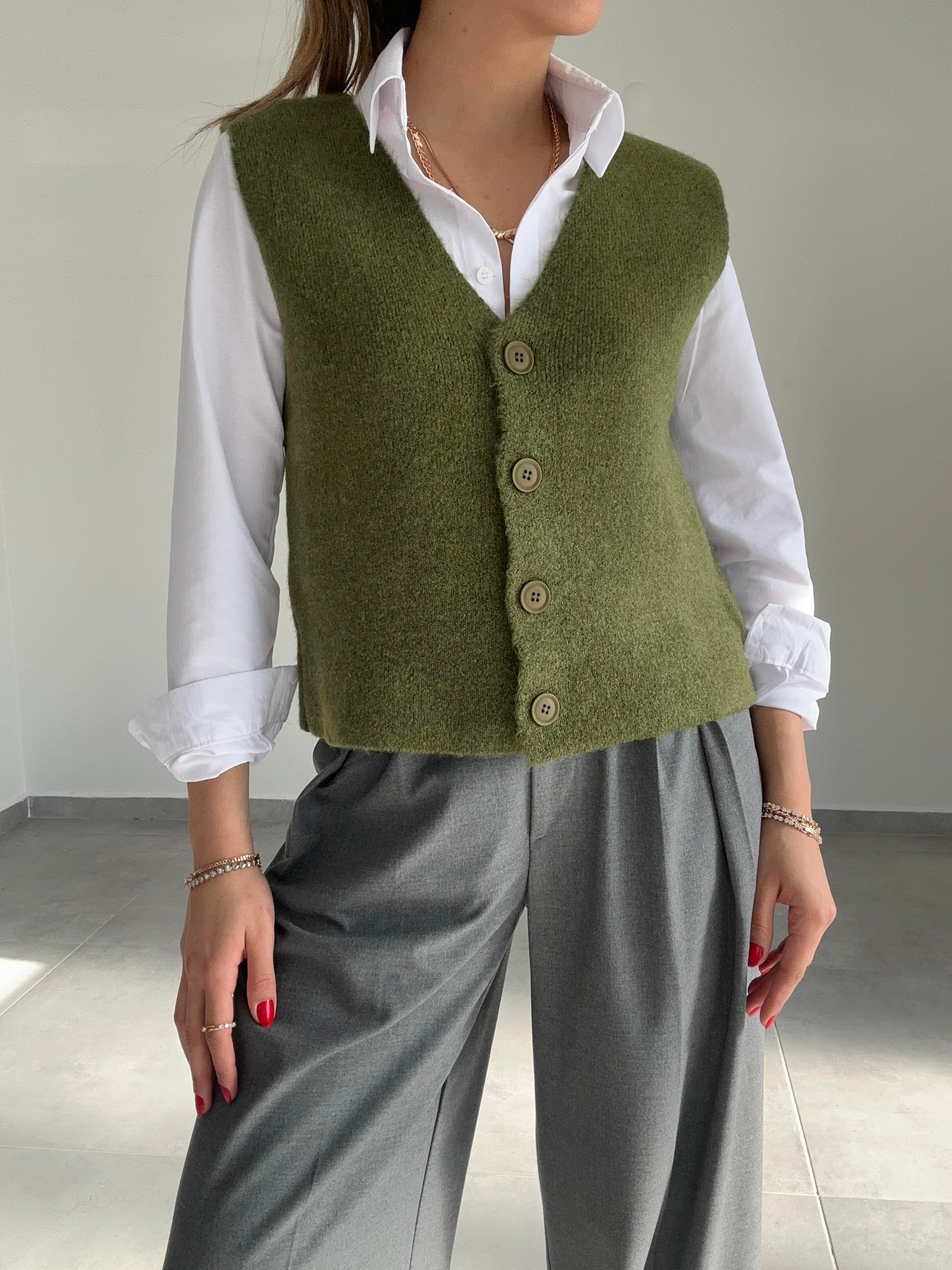 Haki Düğmeli Triko Yelek