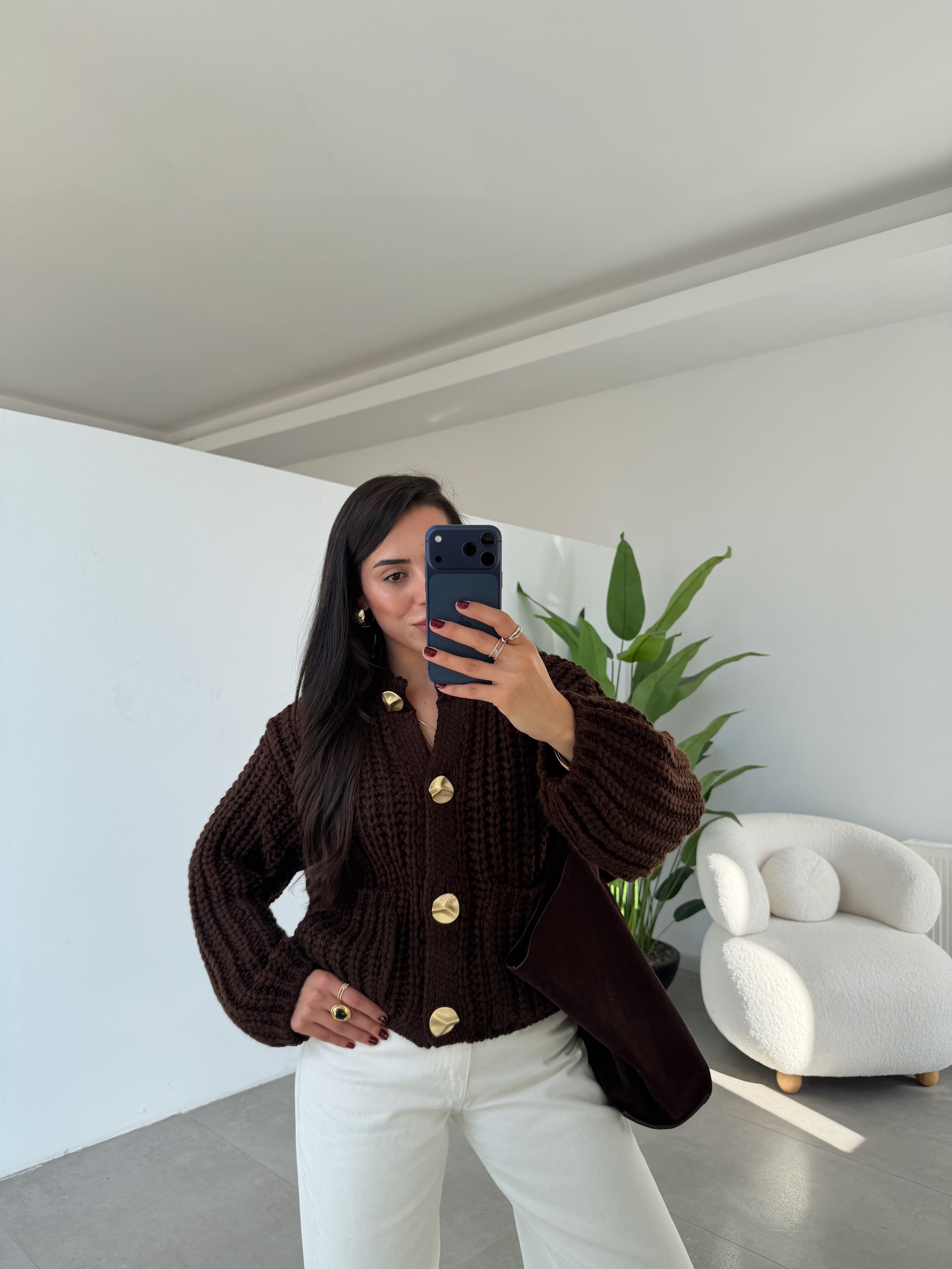 Kahve Bisiklet Yaka Yumuşak Doku Cepli Düğmeli Hırka