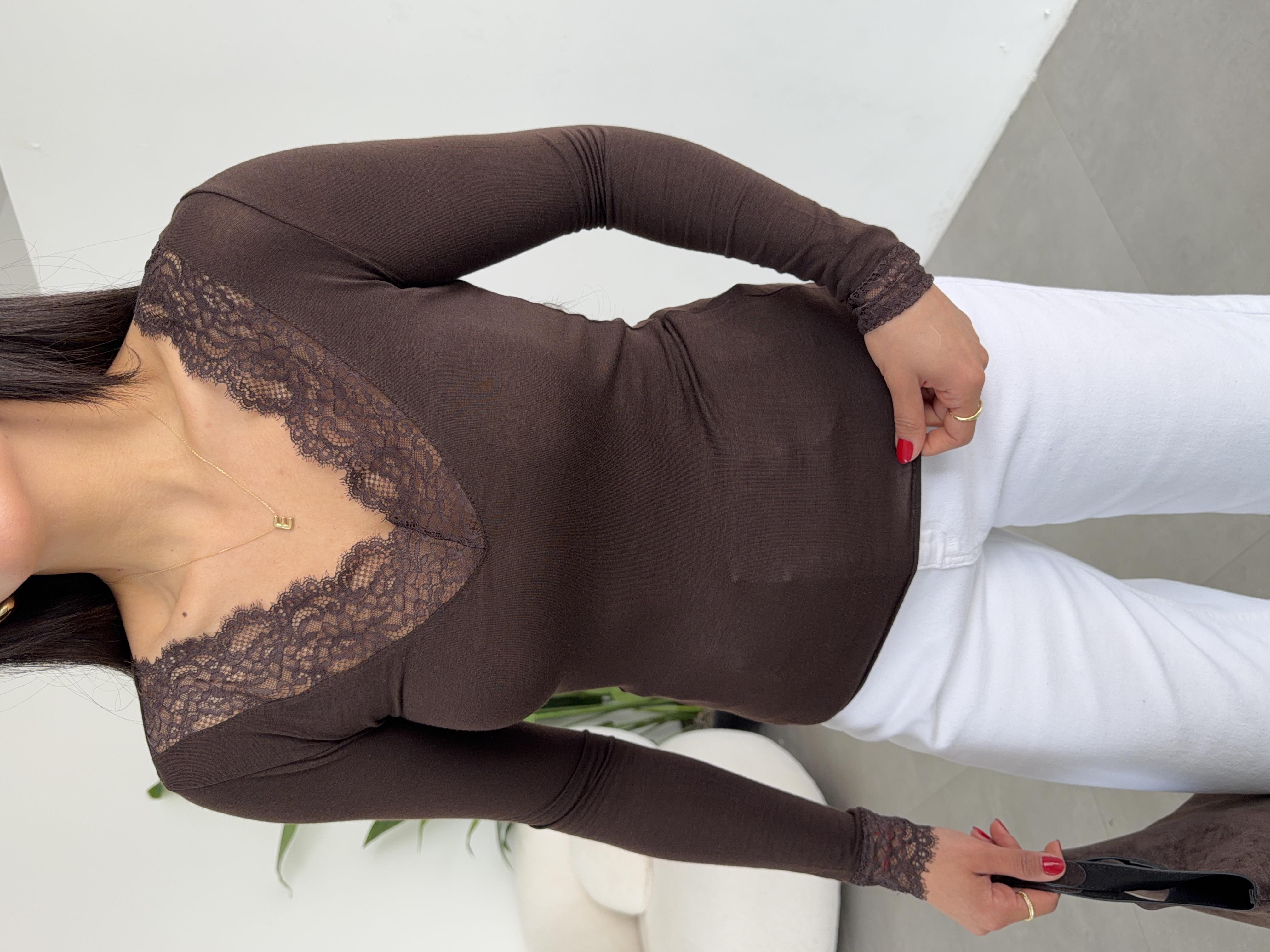 Kahve Dantel Detaylı V Yaka Bluz