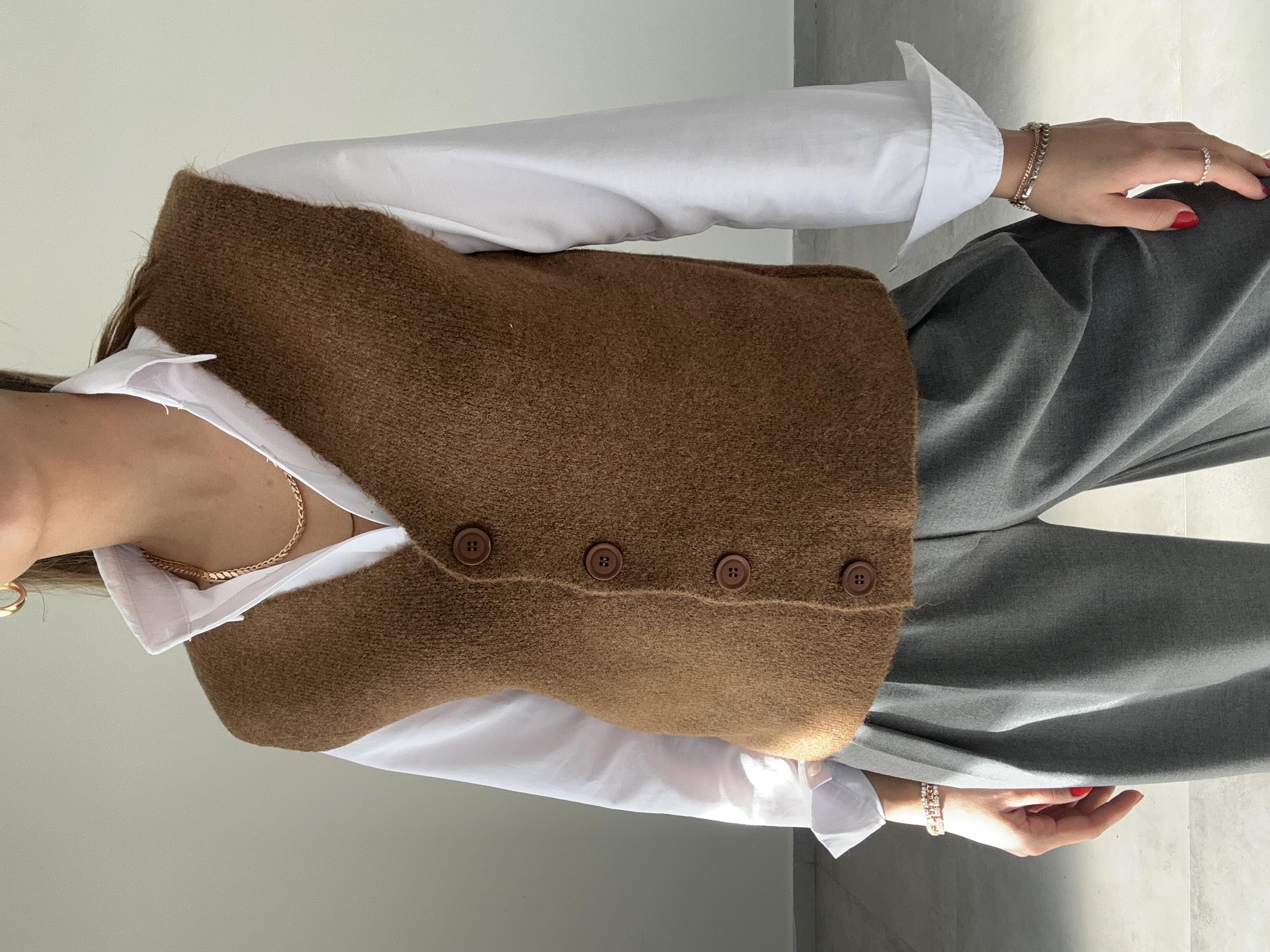 Kahve Düğmeli Triko Yelek