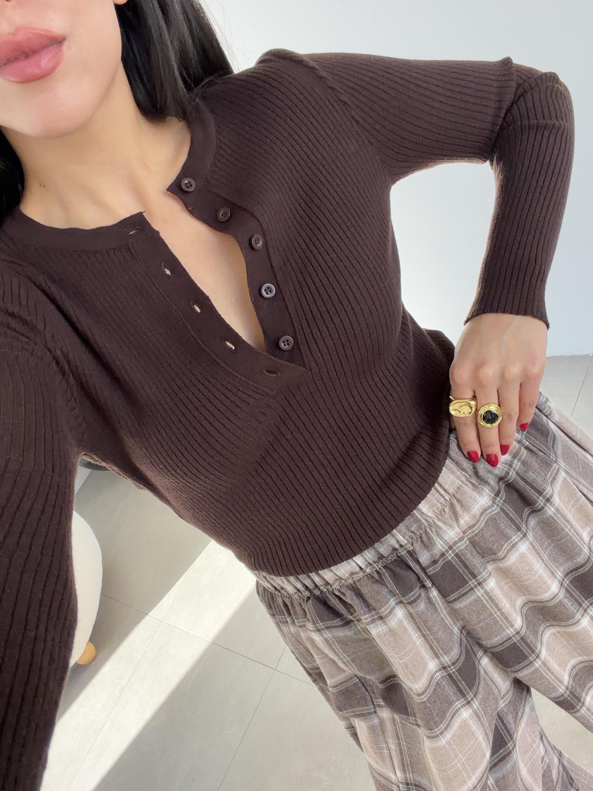 Kahve Fitilli Düğme Detaylı Bluz