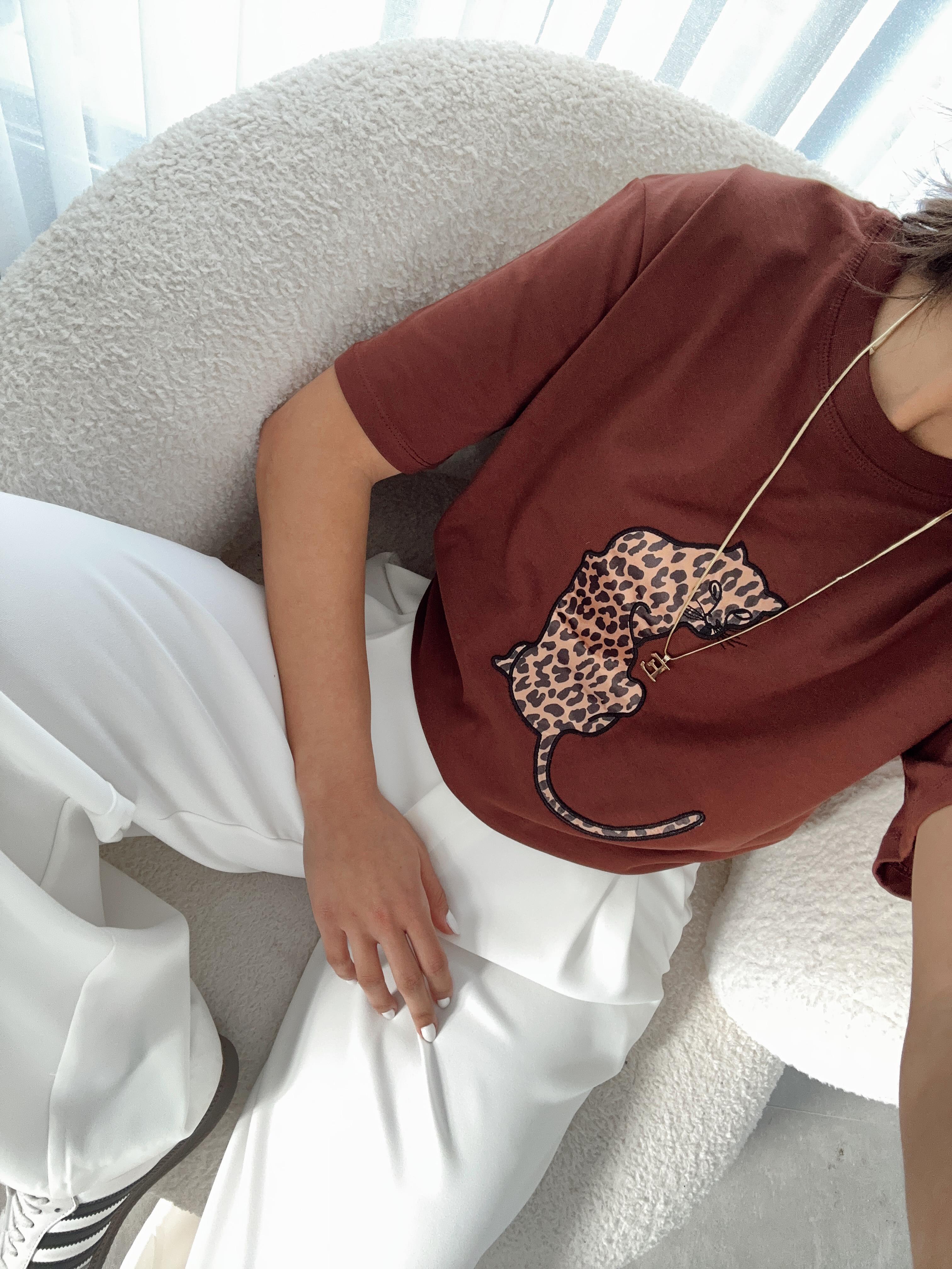 Kahve Leopar Desenli Basic Tişört