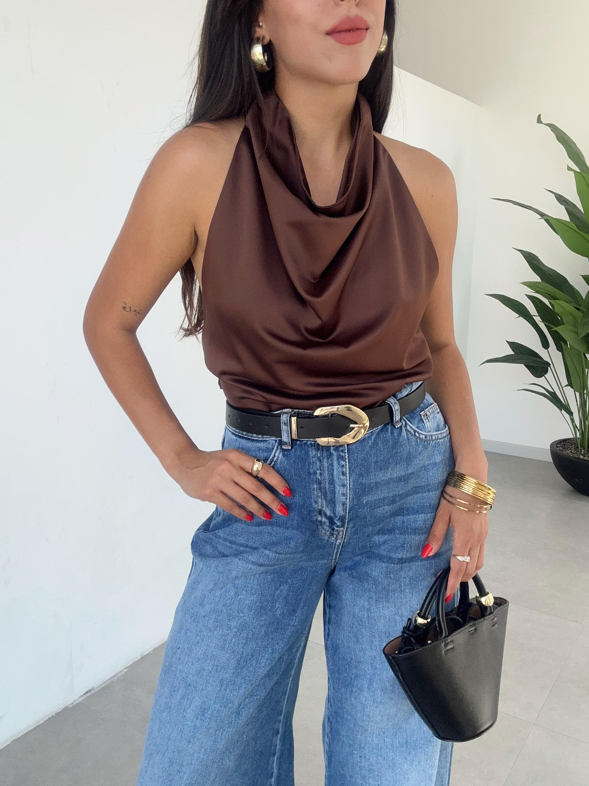 Kahve Sırtı Açık Saten Bluz