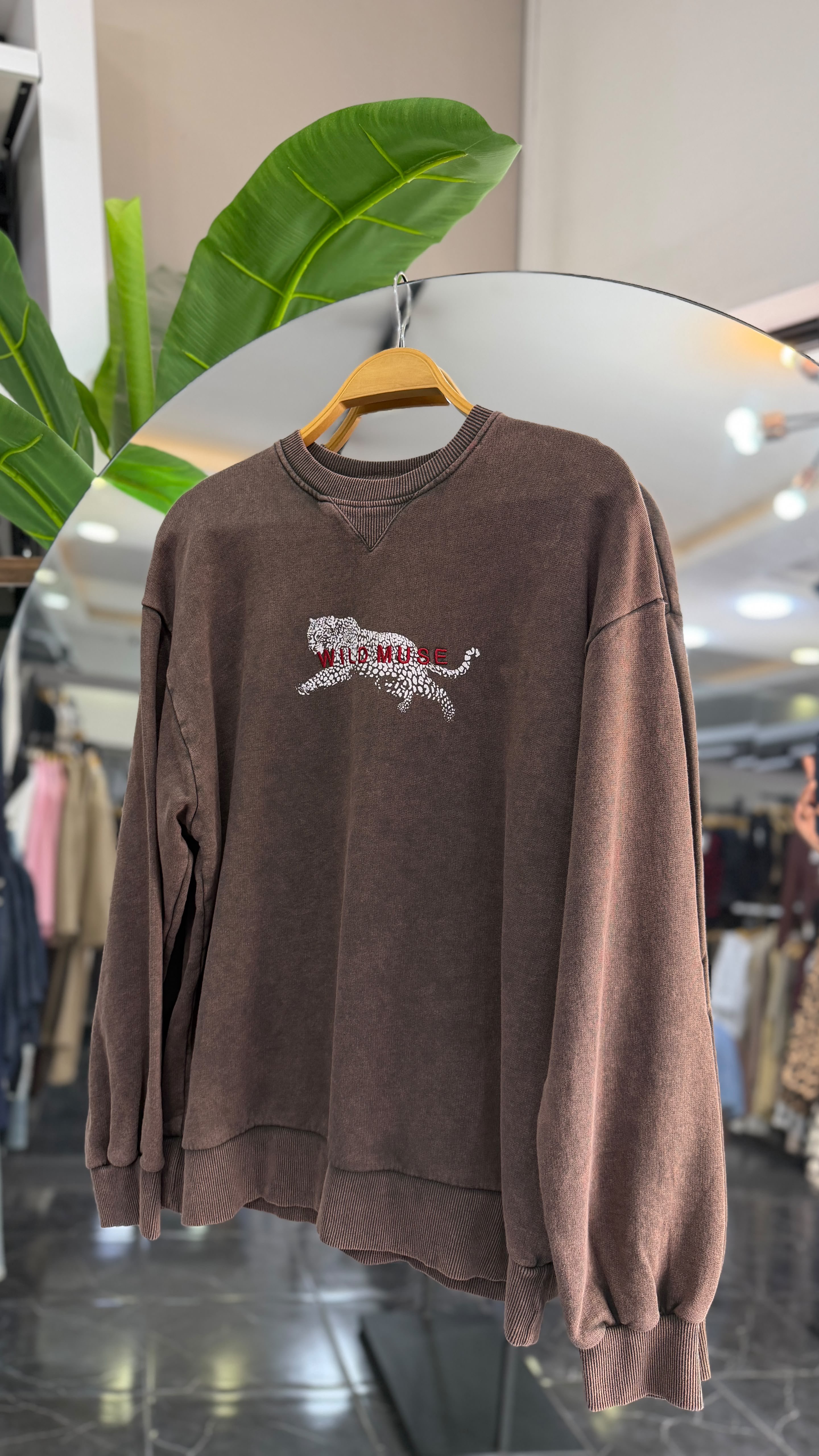 Kahve Wild Muse Nakışlı Sweat