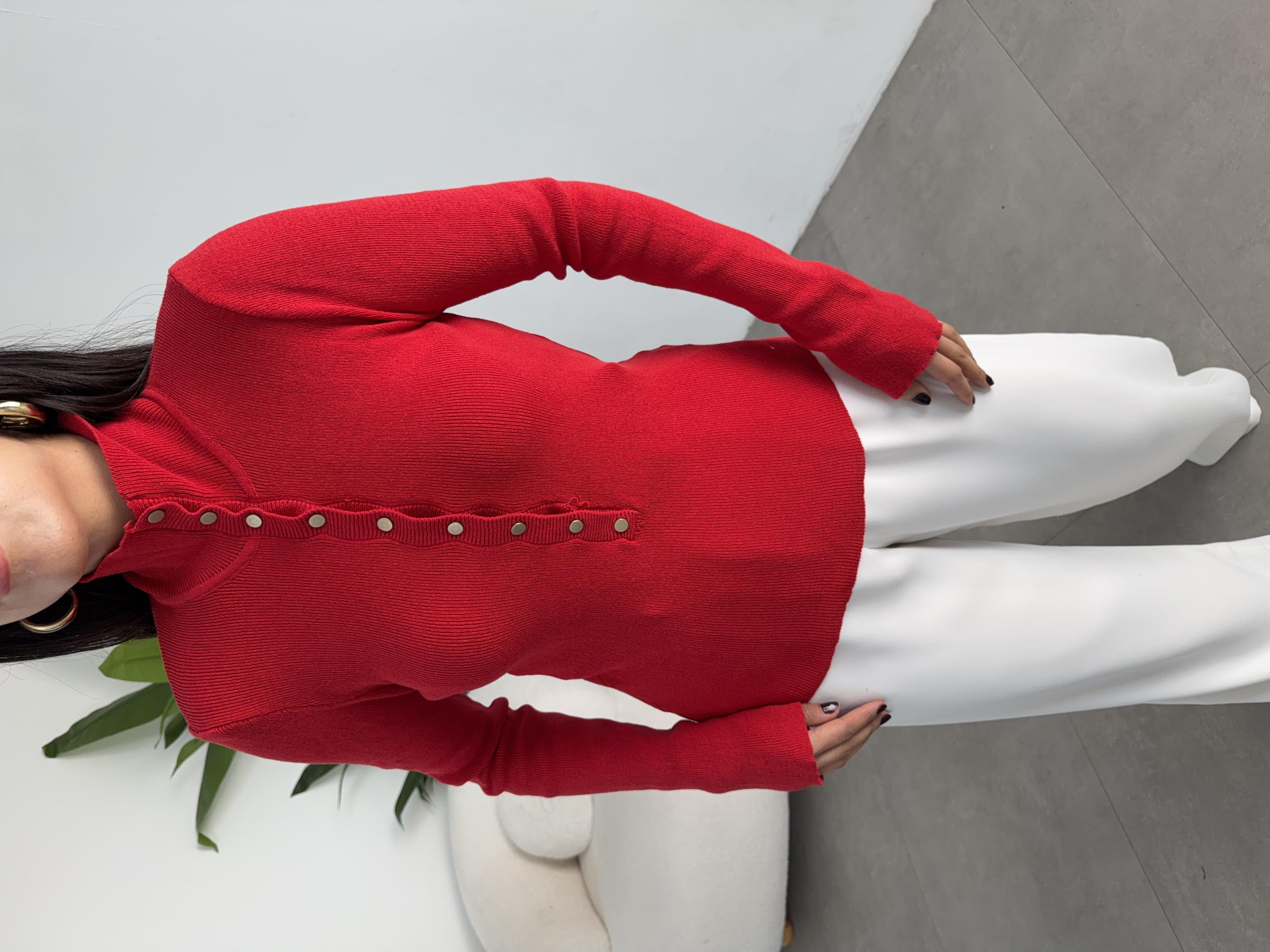 Kırmızı Çıtçıt Detaylı Triko Kazak