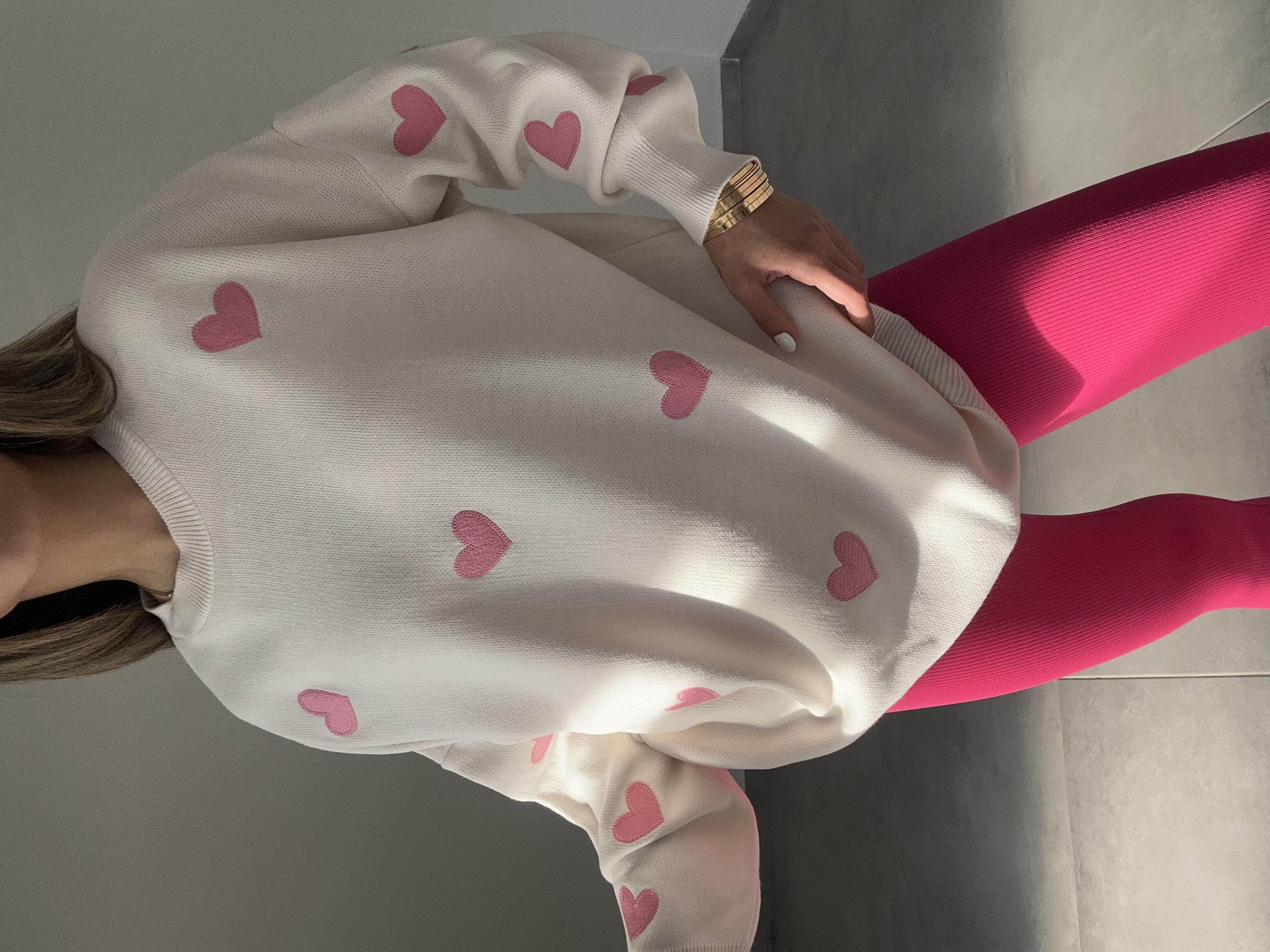 Krem Pembe Kalp Nakışlı Kazak