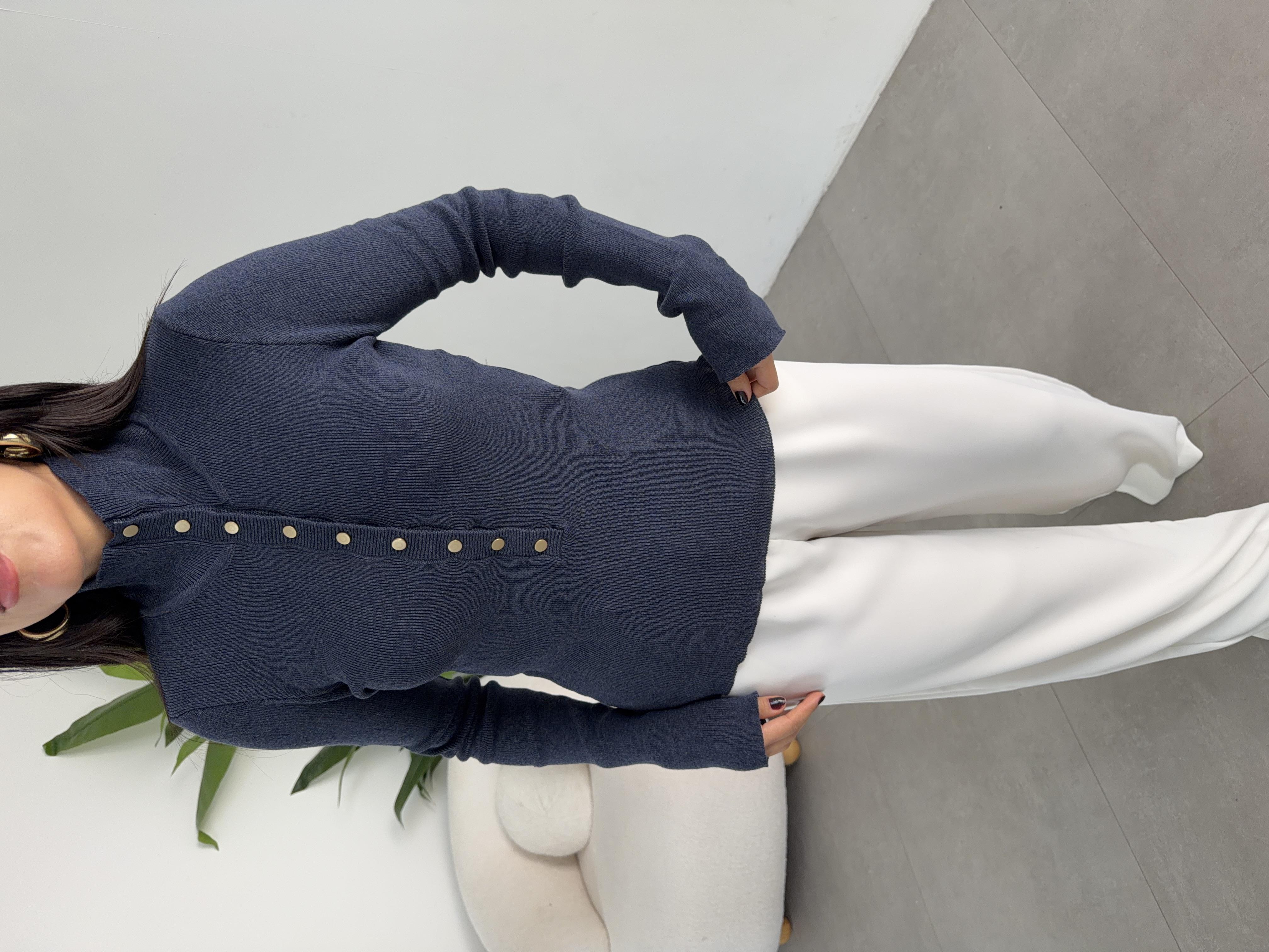 Lacivert Çıtçıt Detaylı Triko Kazak