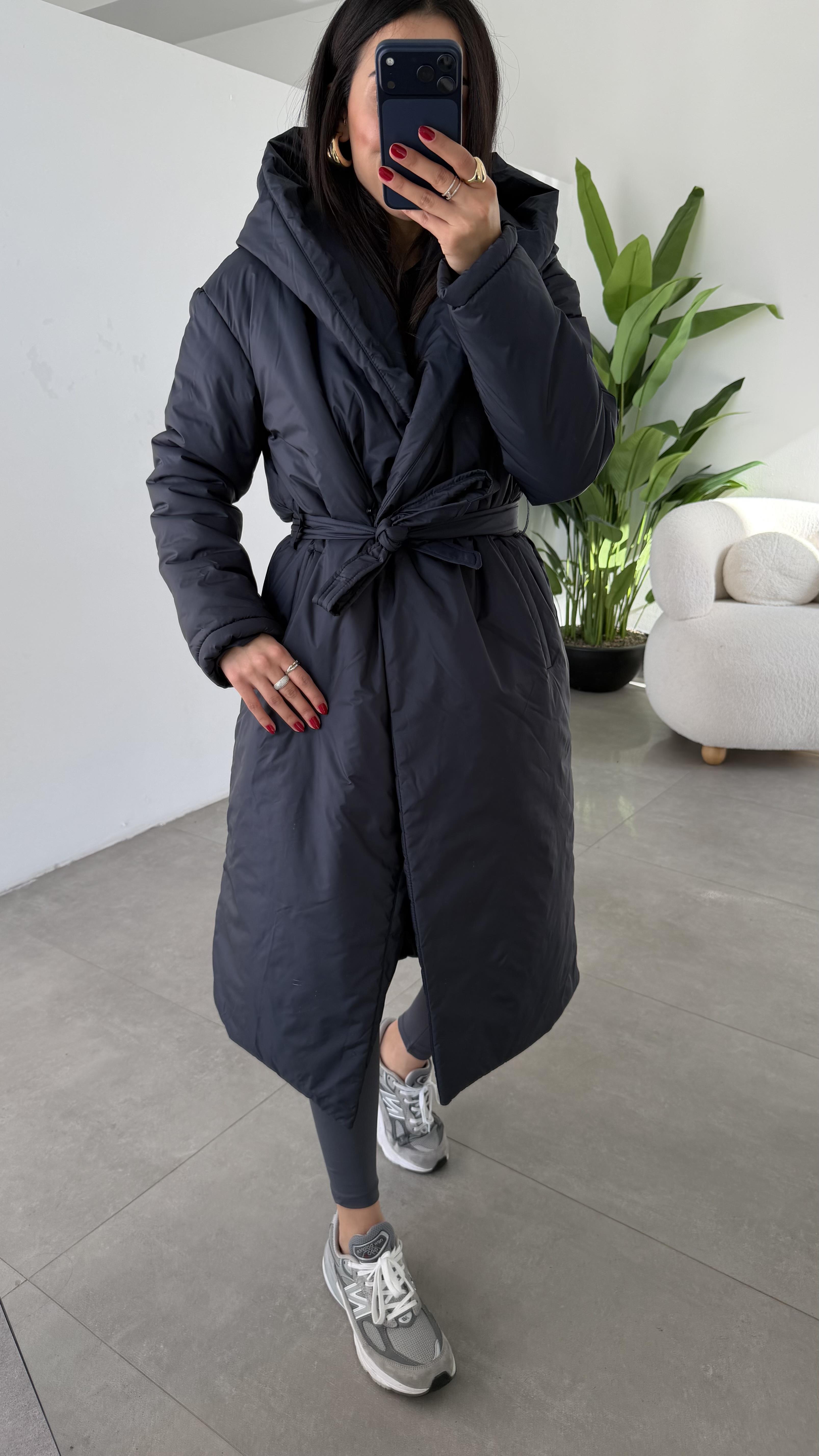 Lacivert Kapüşonlu Elyaflı Uzun Mont