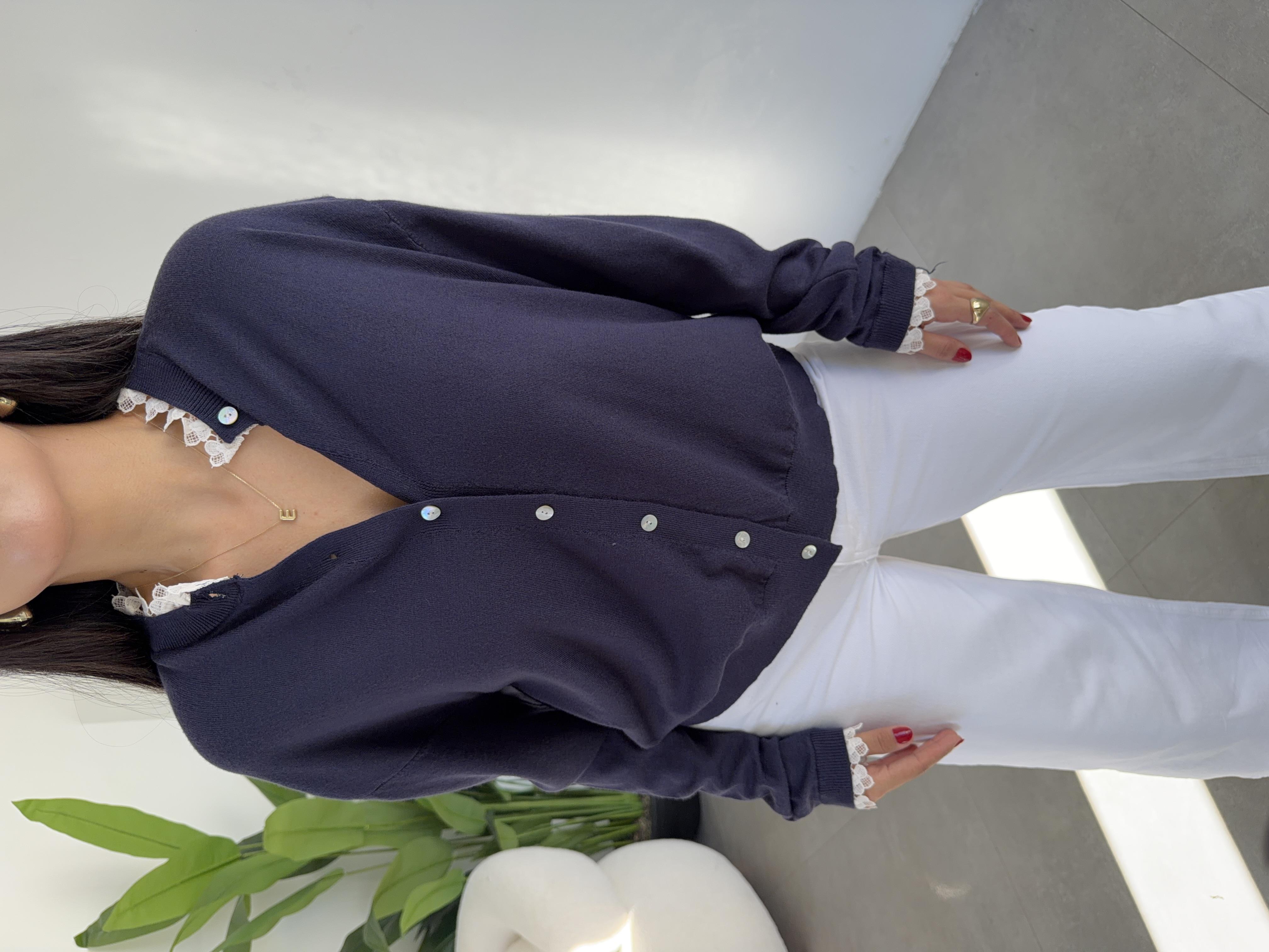 Lacivert Yakası Ve Kolları Dantelli Hırka