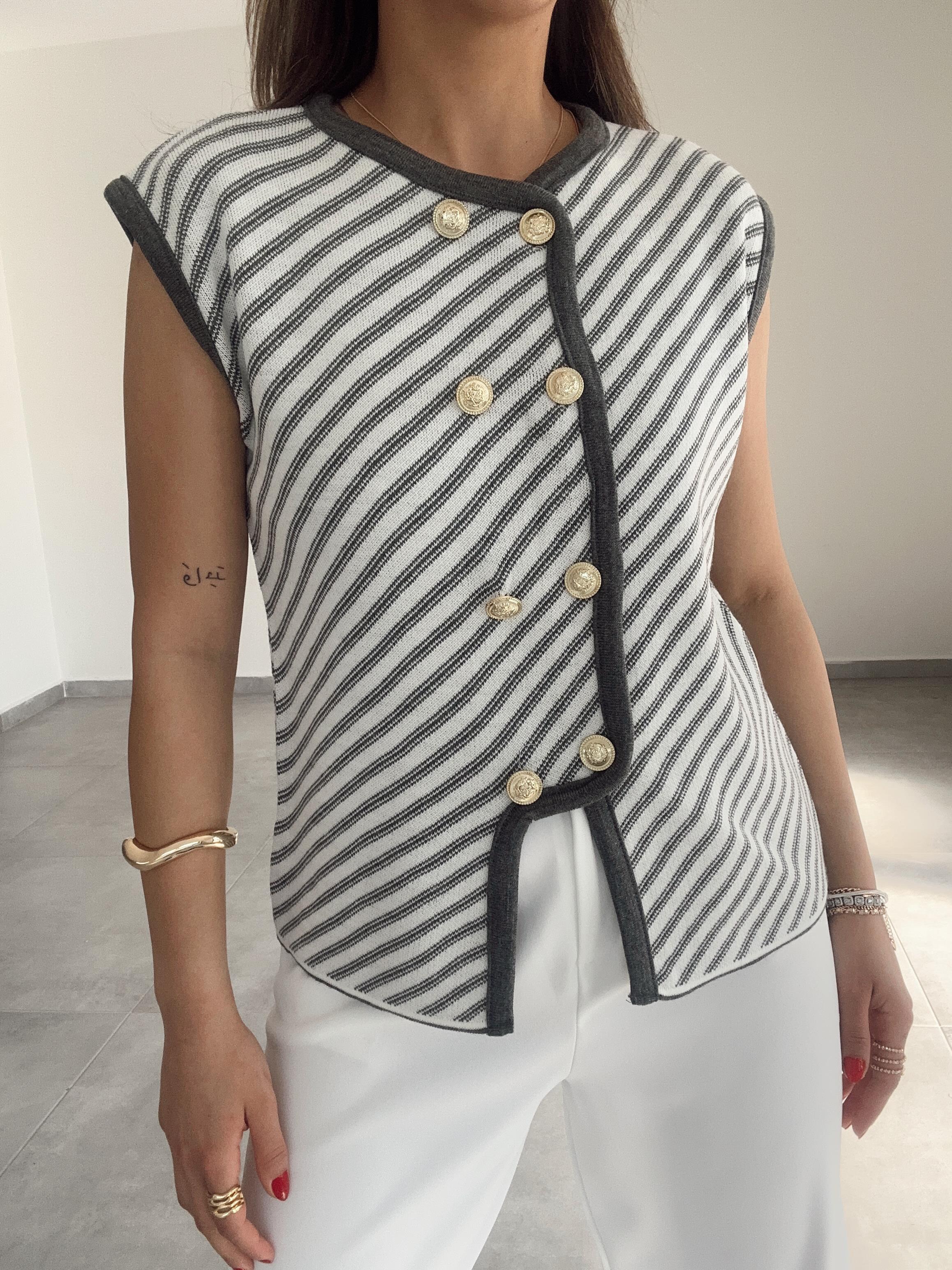 M-D Gri Gold Düğme Yelek