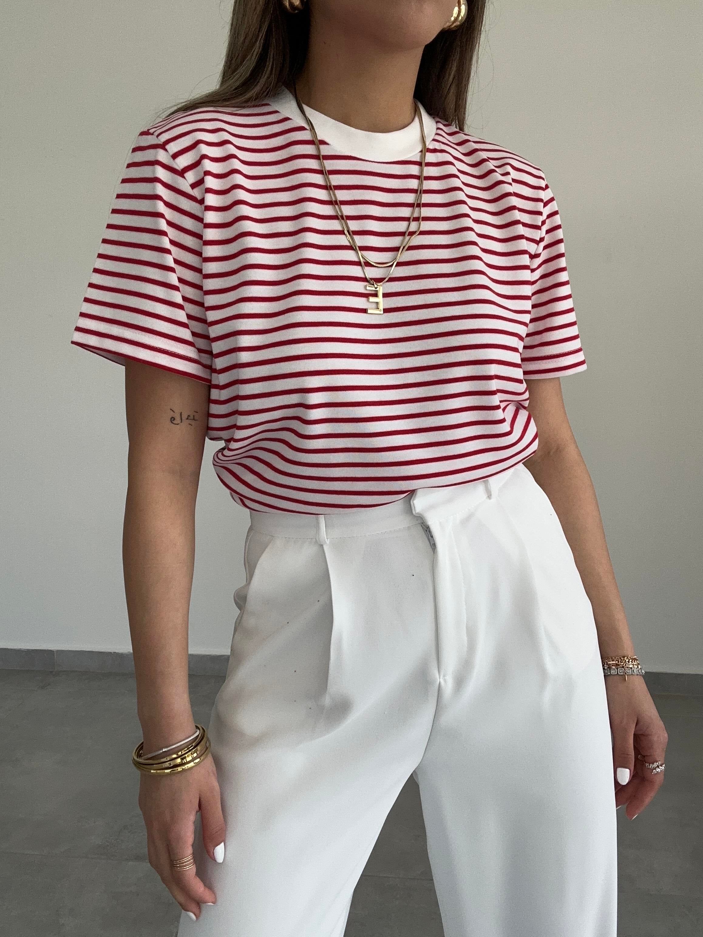 M-D Kırmızı Çizgili Tişört