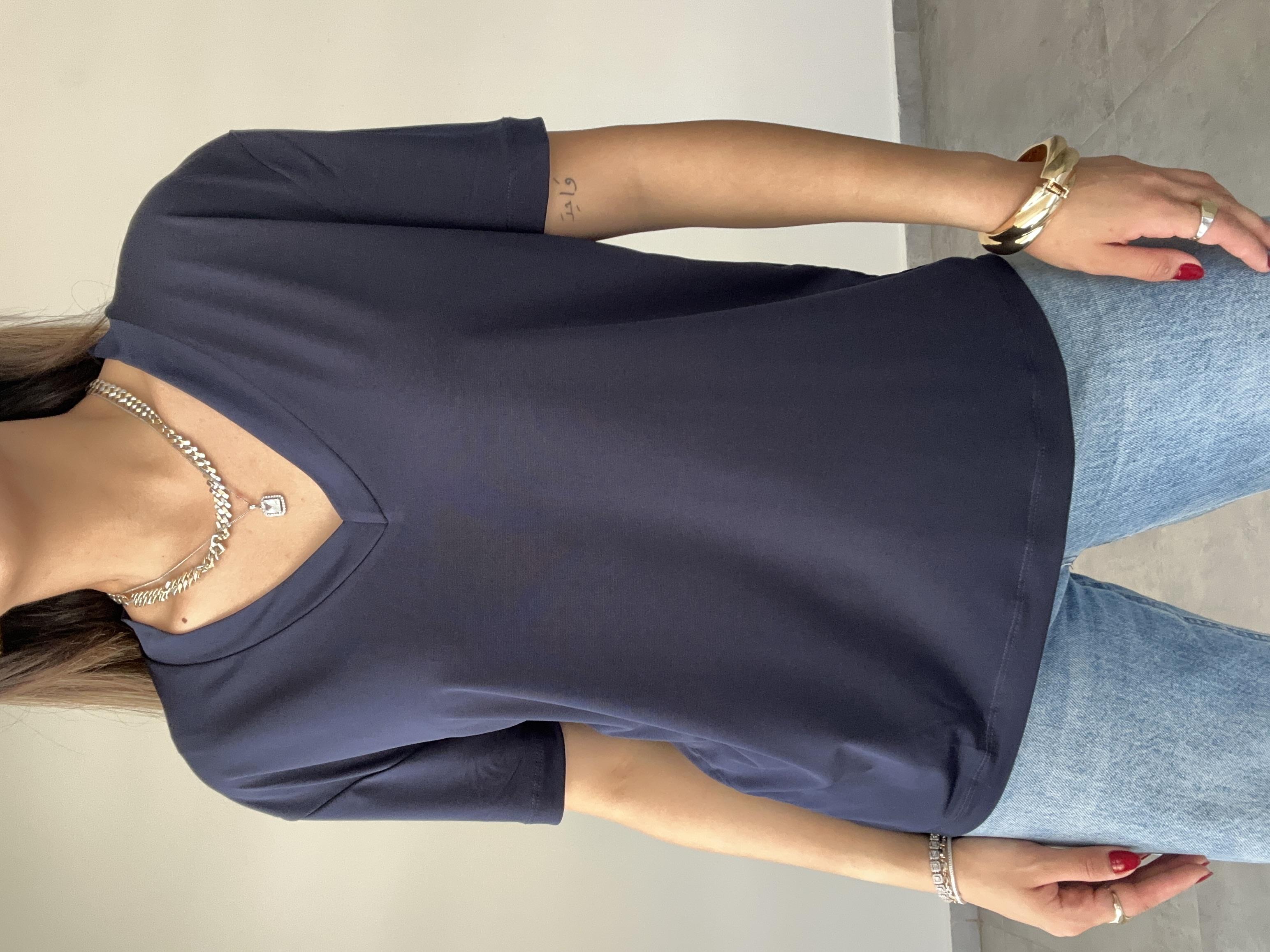 M-D Lacivert V Yaka Tişört