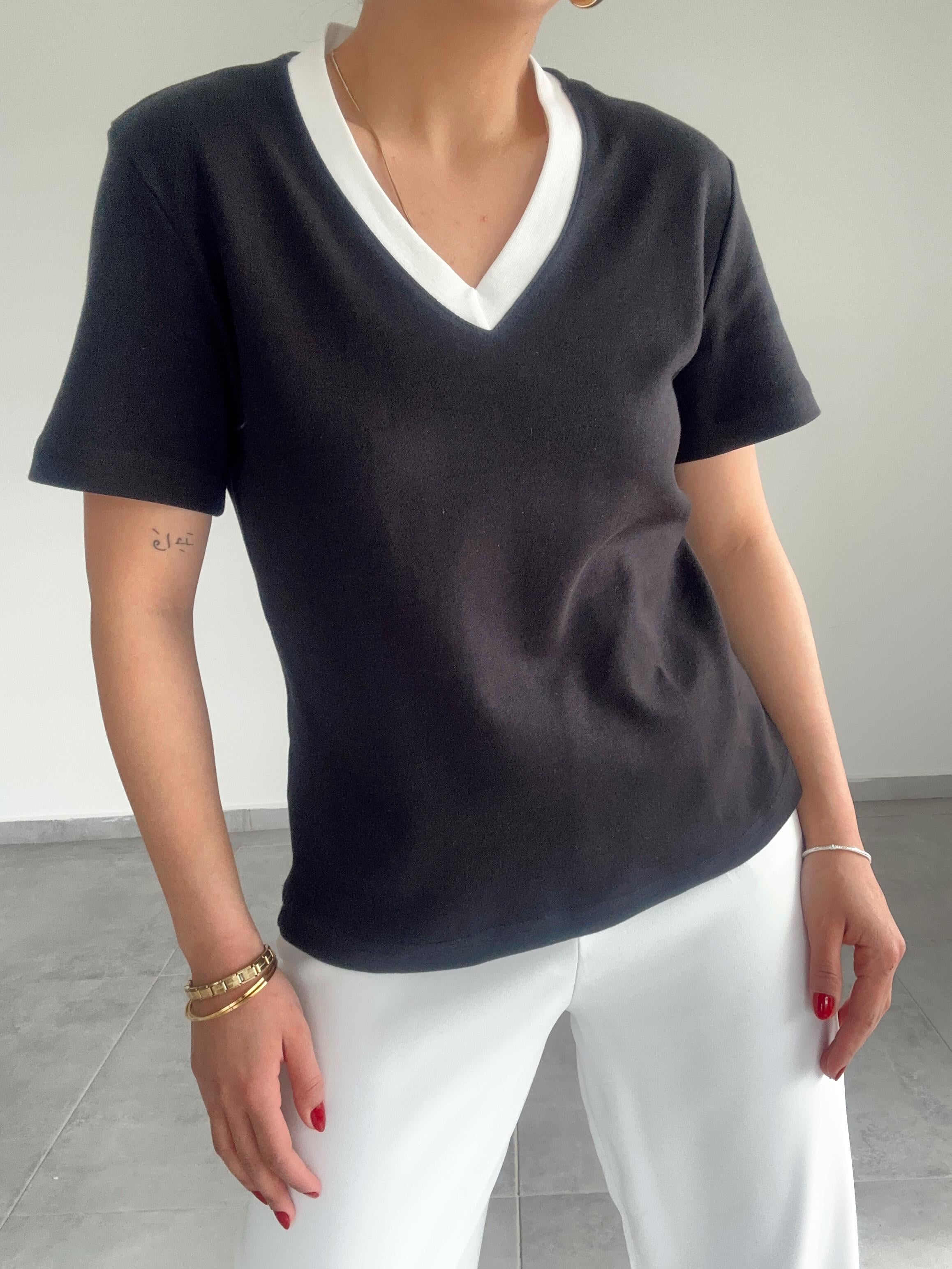 M-D Ole V Yakası Biyeli Tişört -Siyah