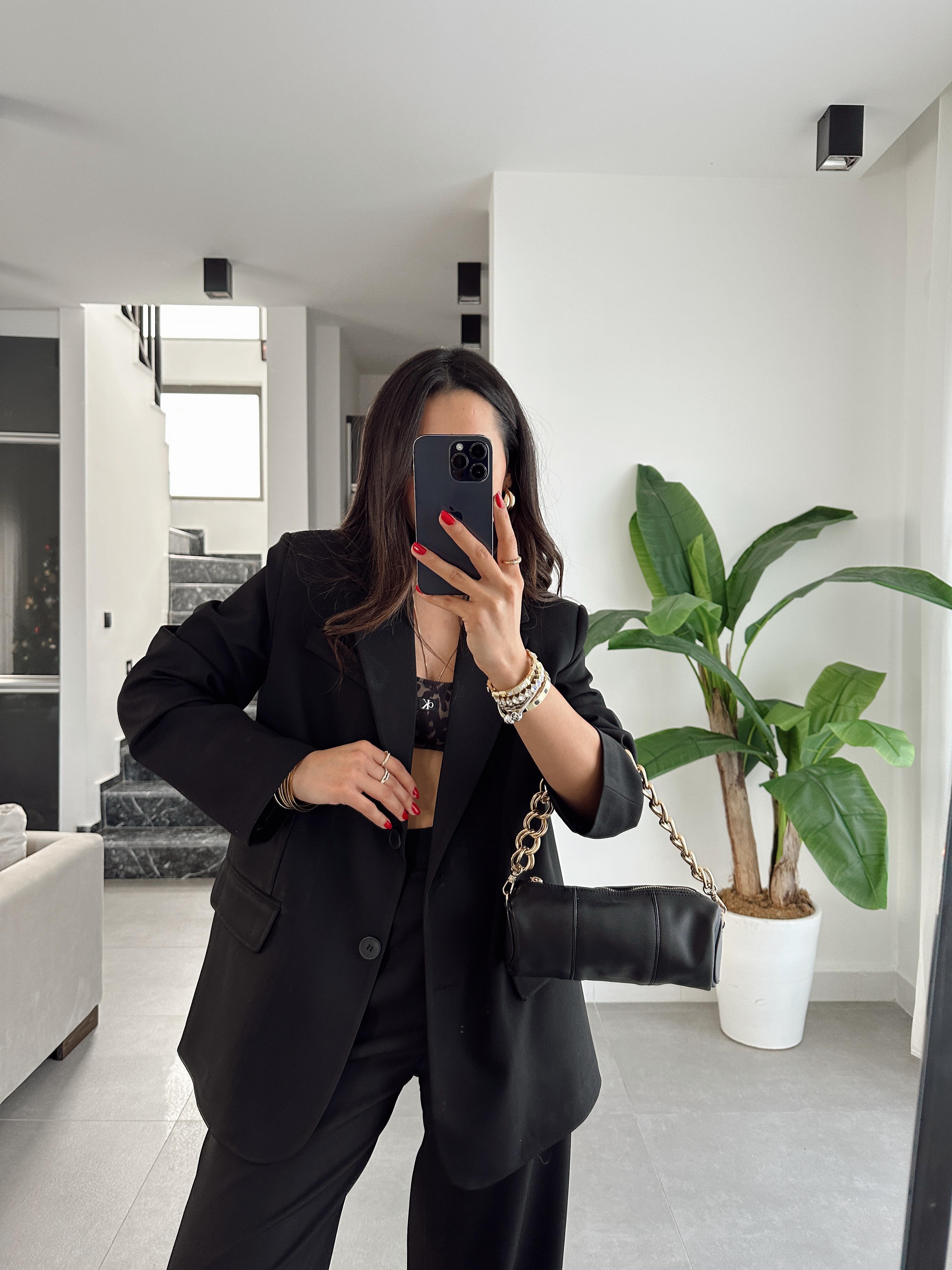 M-D Siyah Vatkalı Blazer