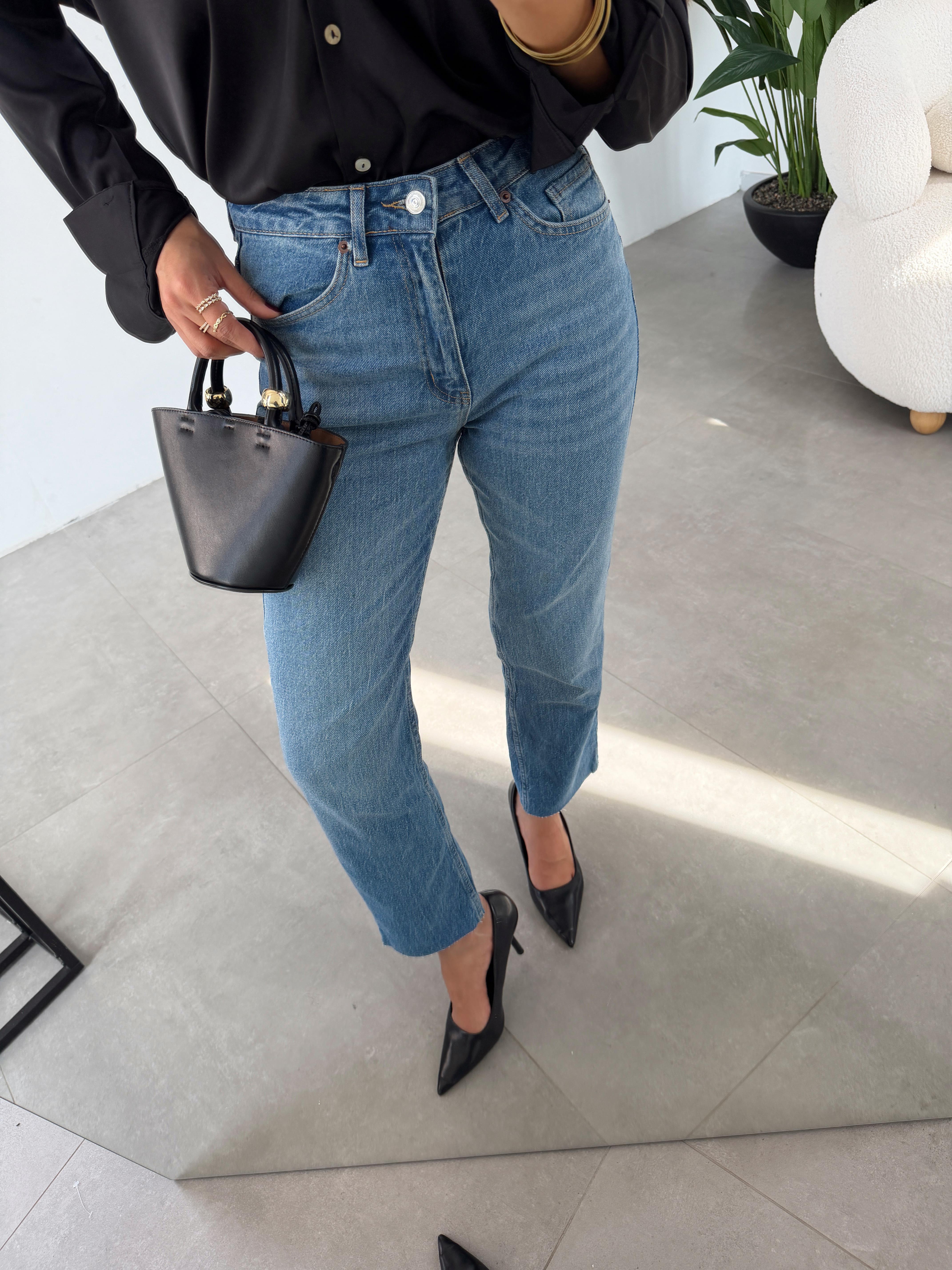 Mavi Boyfit Kesik Paça Jean