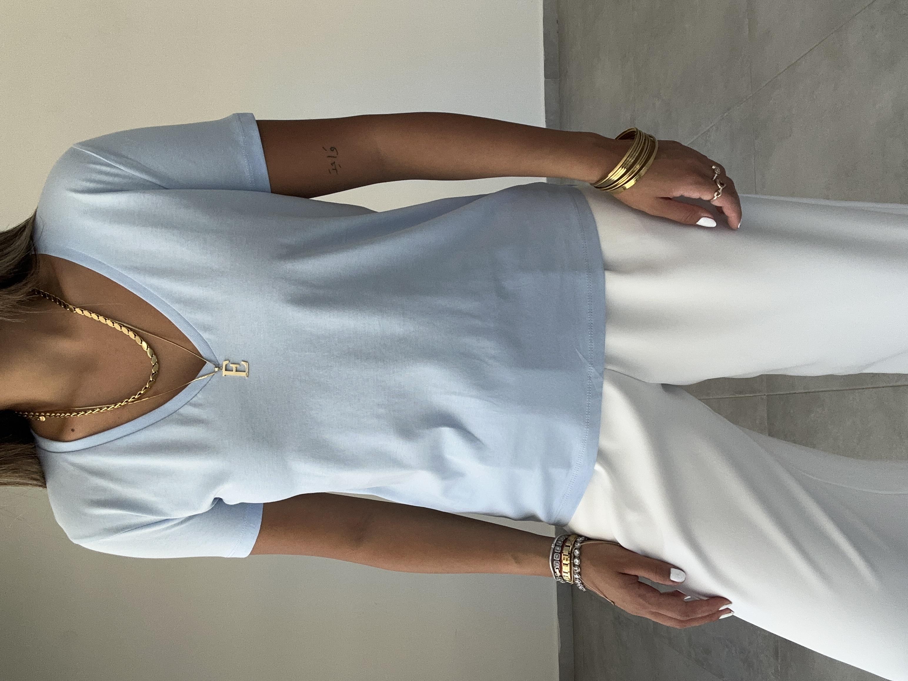 Mavi V Yaka Basic Tişört