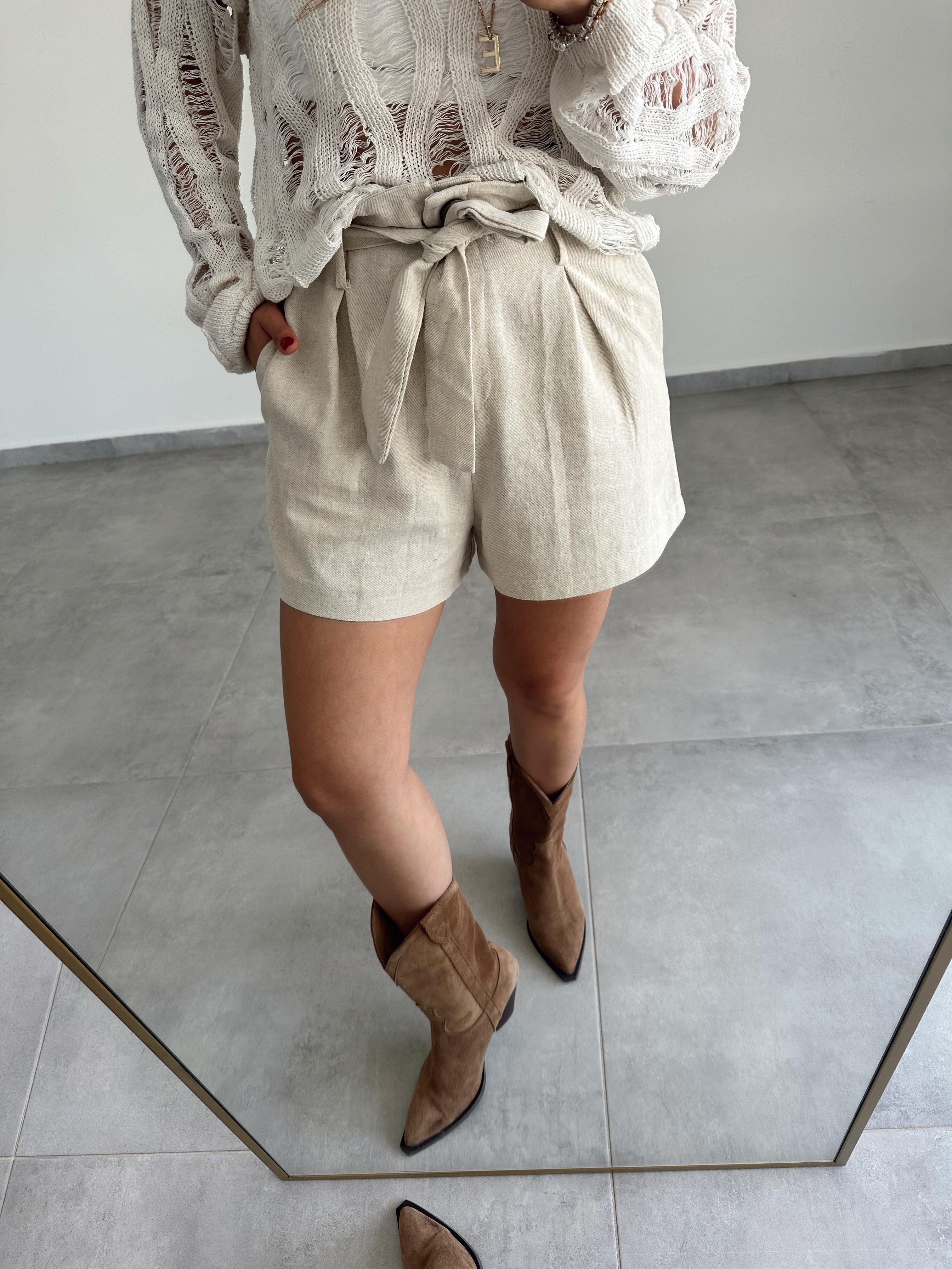 Naturel Kemerli Ve Düğmeli Keten Şort